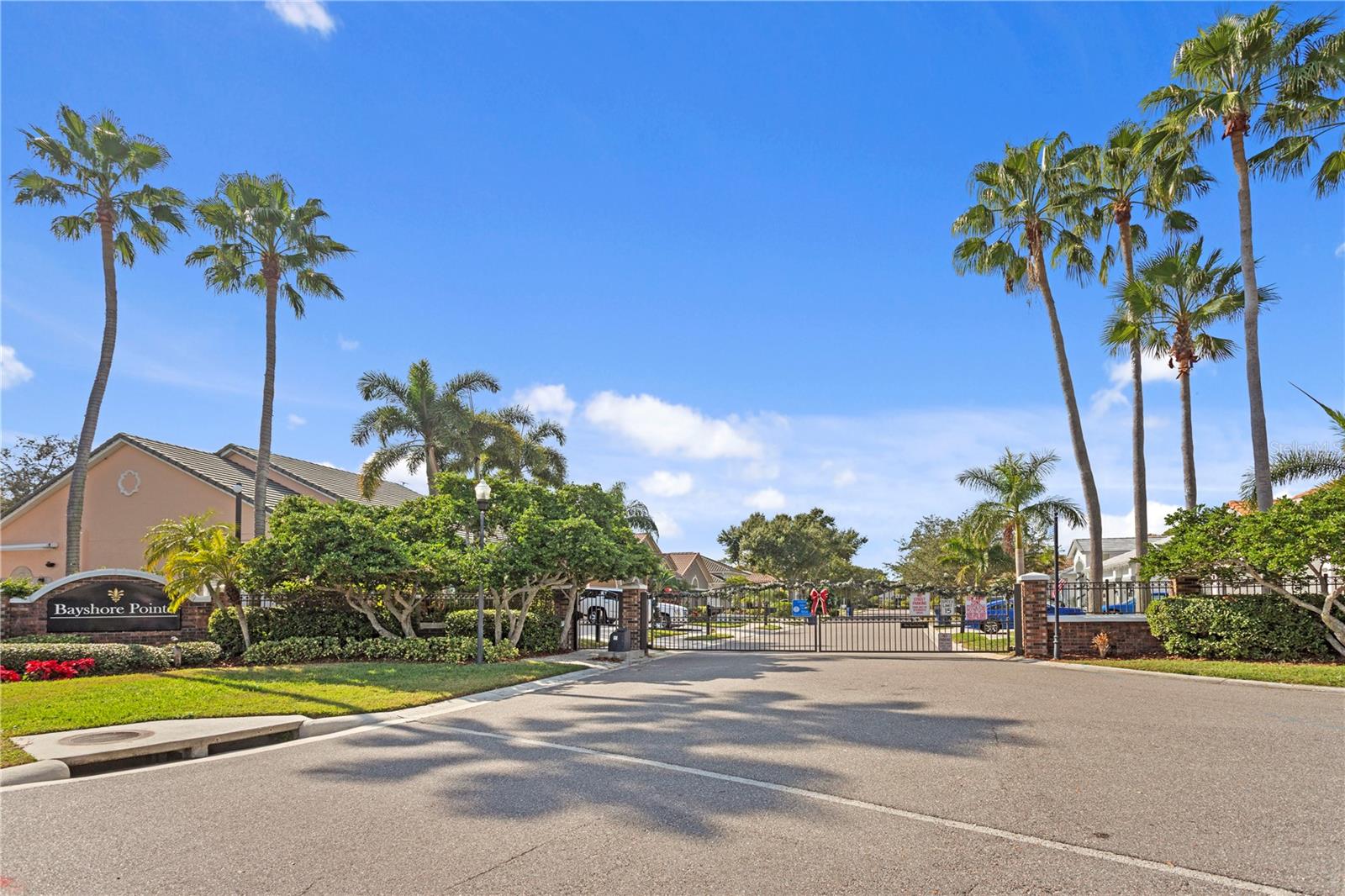 Image 2 of 44 For 3023 Pointeview Drive