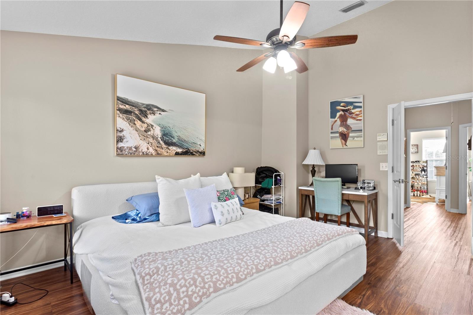 Image 28 of 44 For 3023 Pointeview Drive