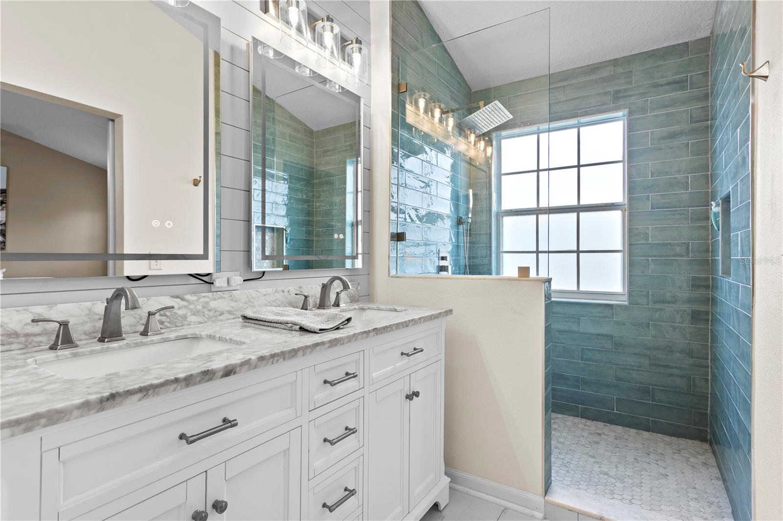 Image 30 of 44 For 3023 Pointeview Drive