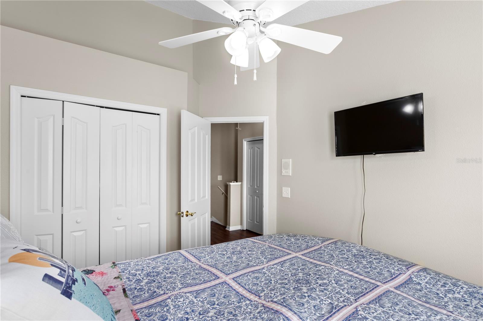 Image 33 of 44 For 3023 Pointeview Drive