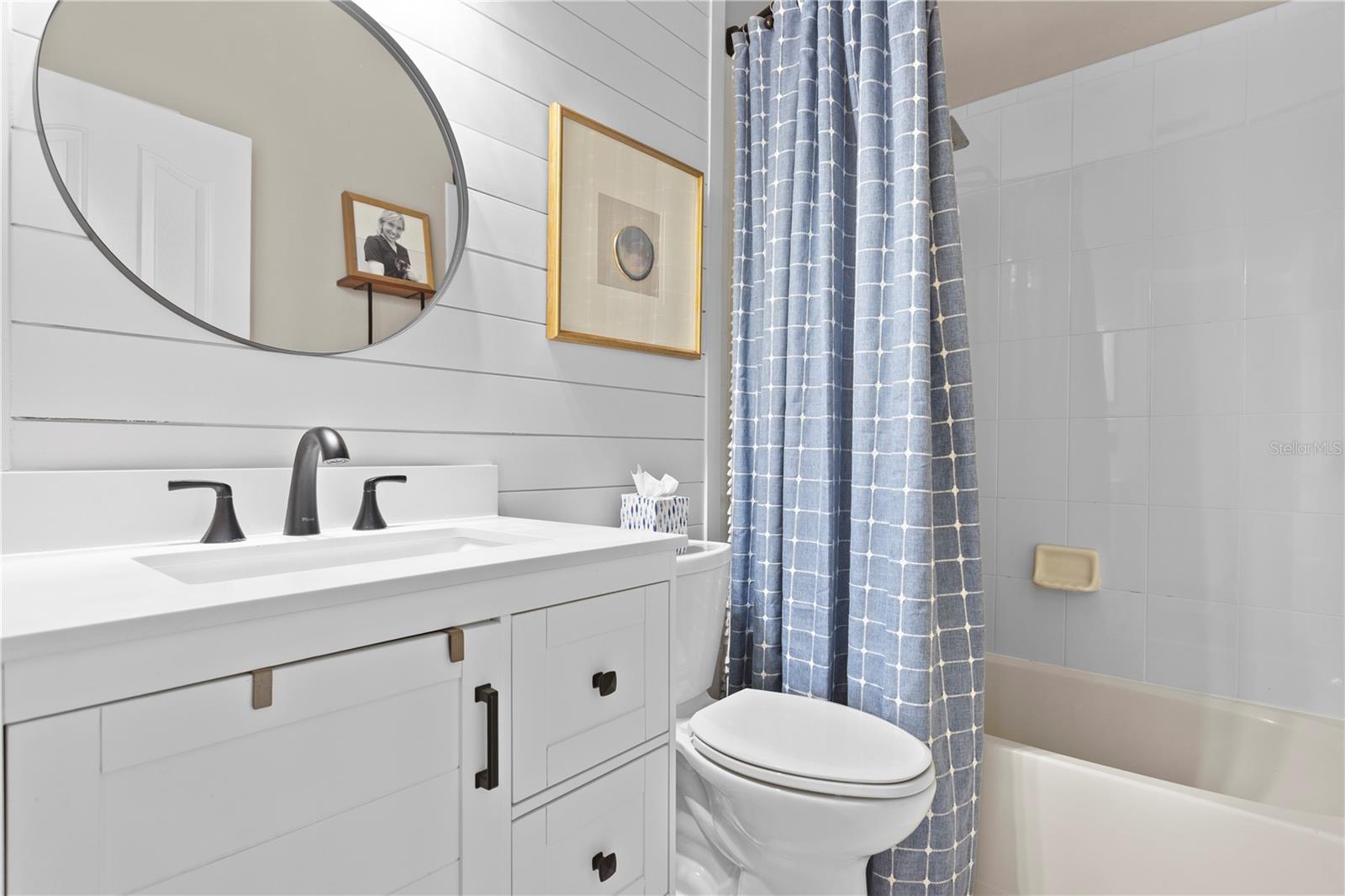 Image 34 of 44 For 3023 Pointeview Drive