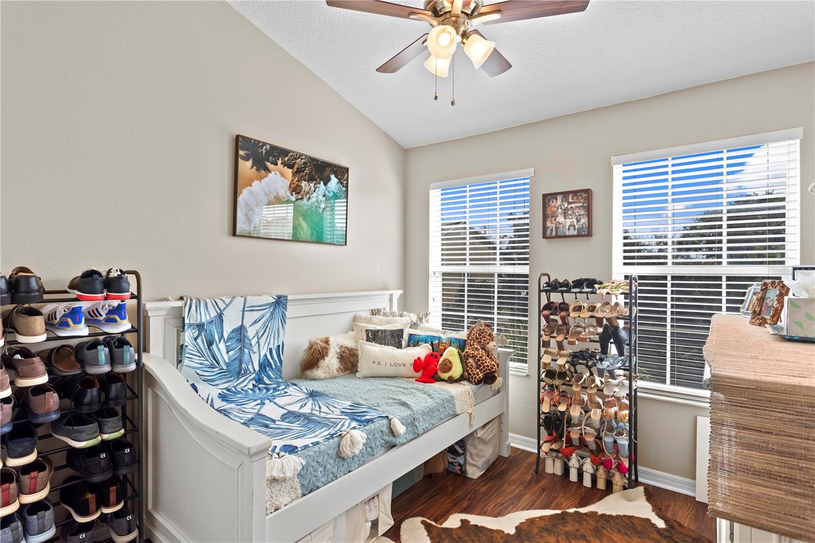 Image 35 of 44 For 3023 Pointeview Drive