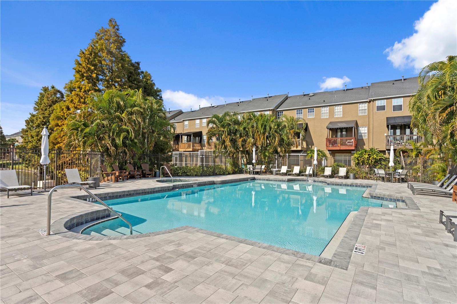 Image 38 of 44 For 3023 Pointeview Drive