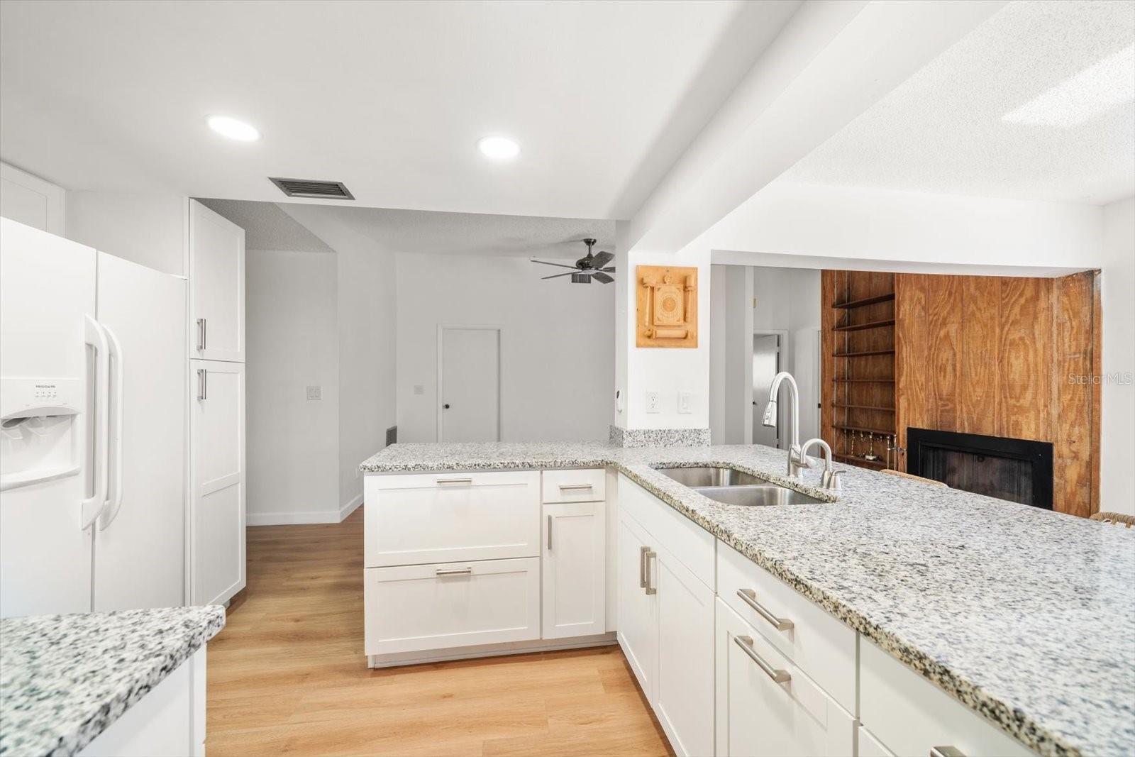 Image 13 of 31 For 9582 103rd Avenue