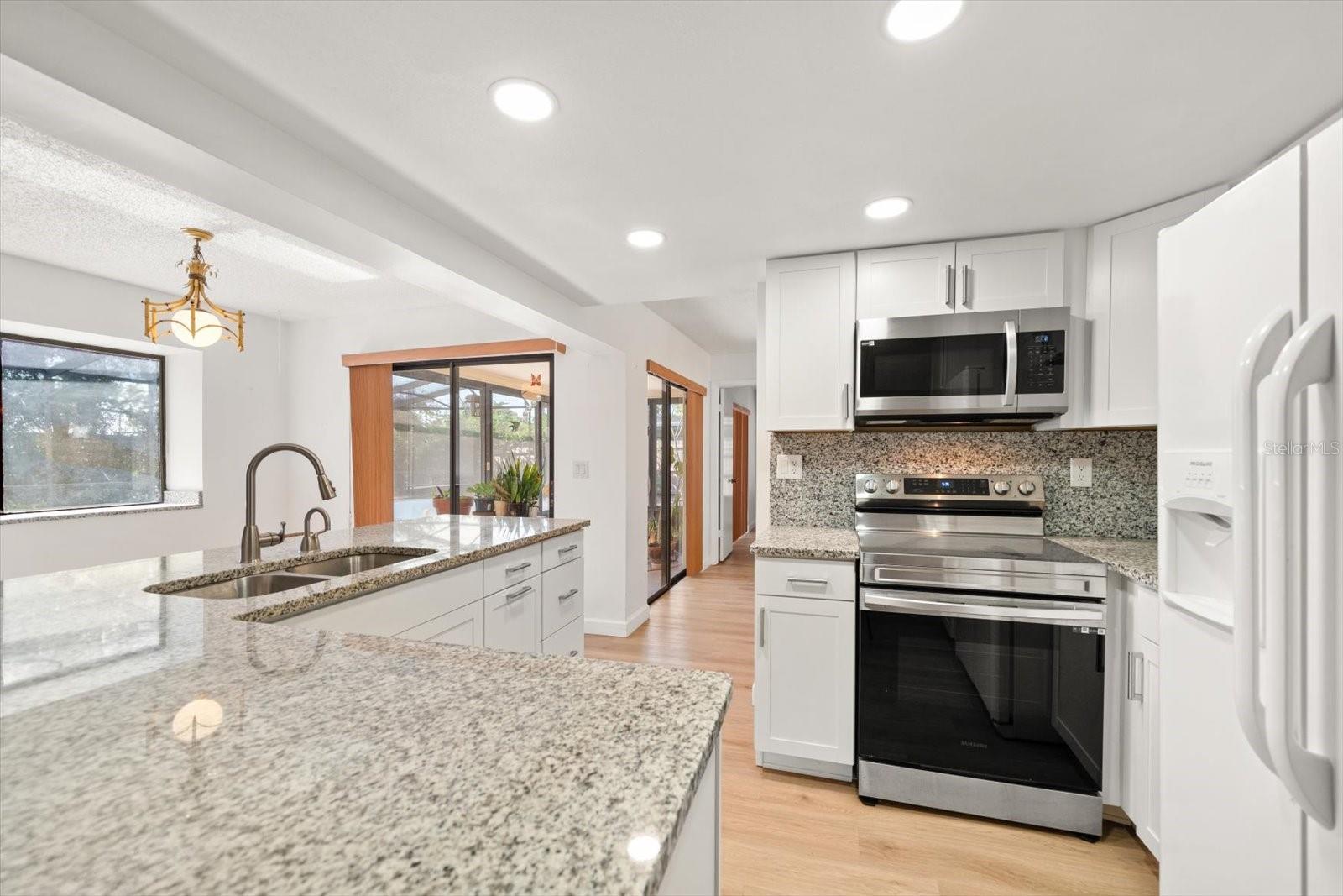 Image 14 of 31 For 9582 103rd Avenue