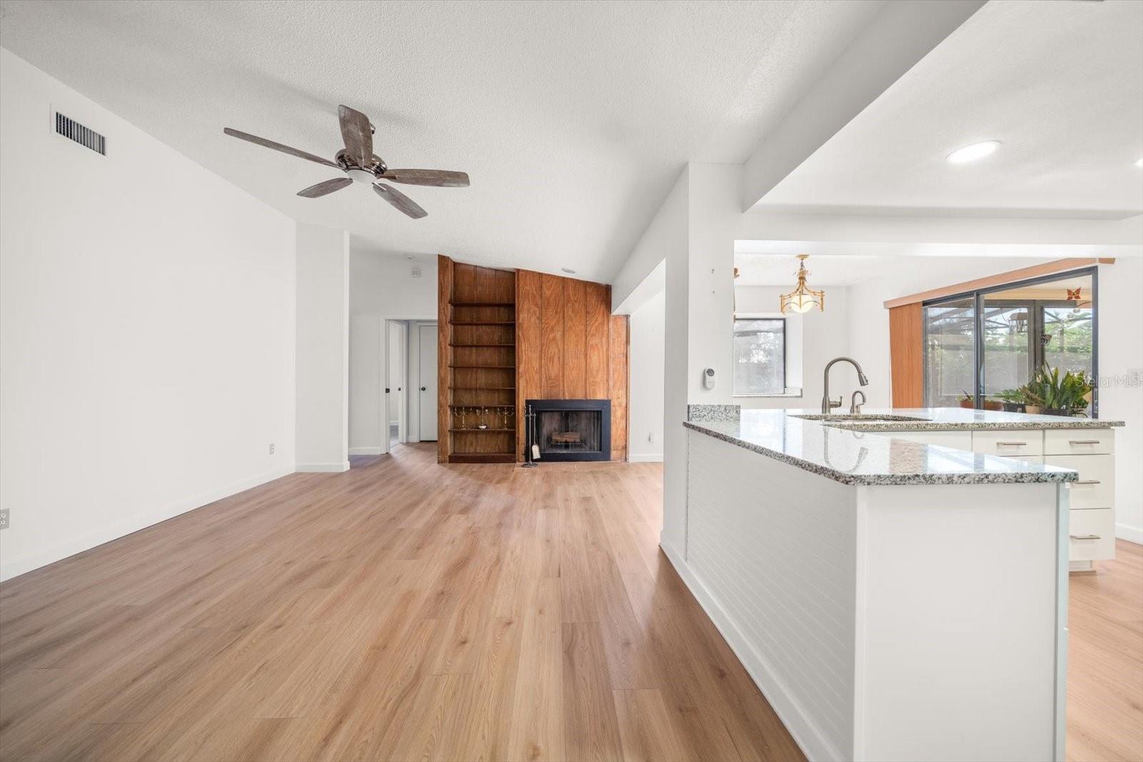 Image 15 of 31 For 9582 103rd Avenue