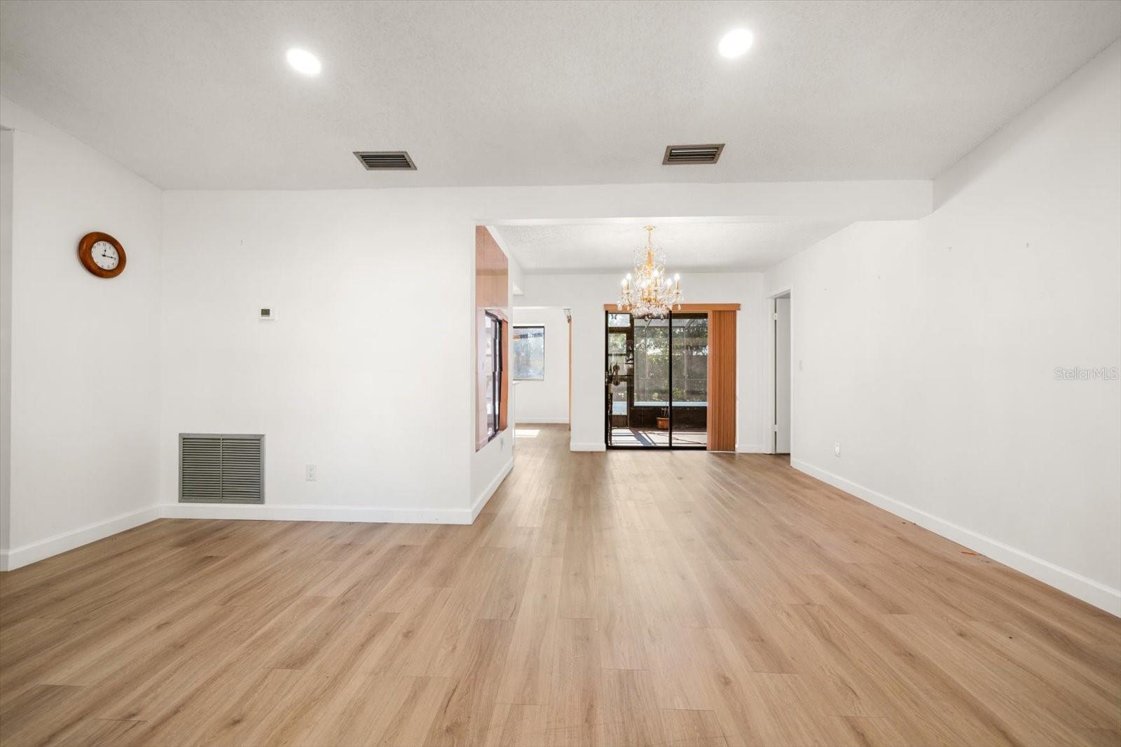 Image 17 of 31 For 9582 103rd Avenue