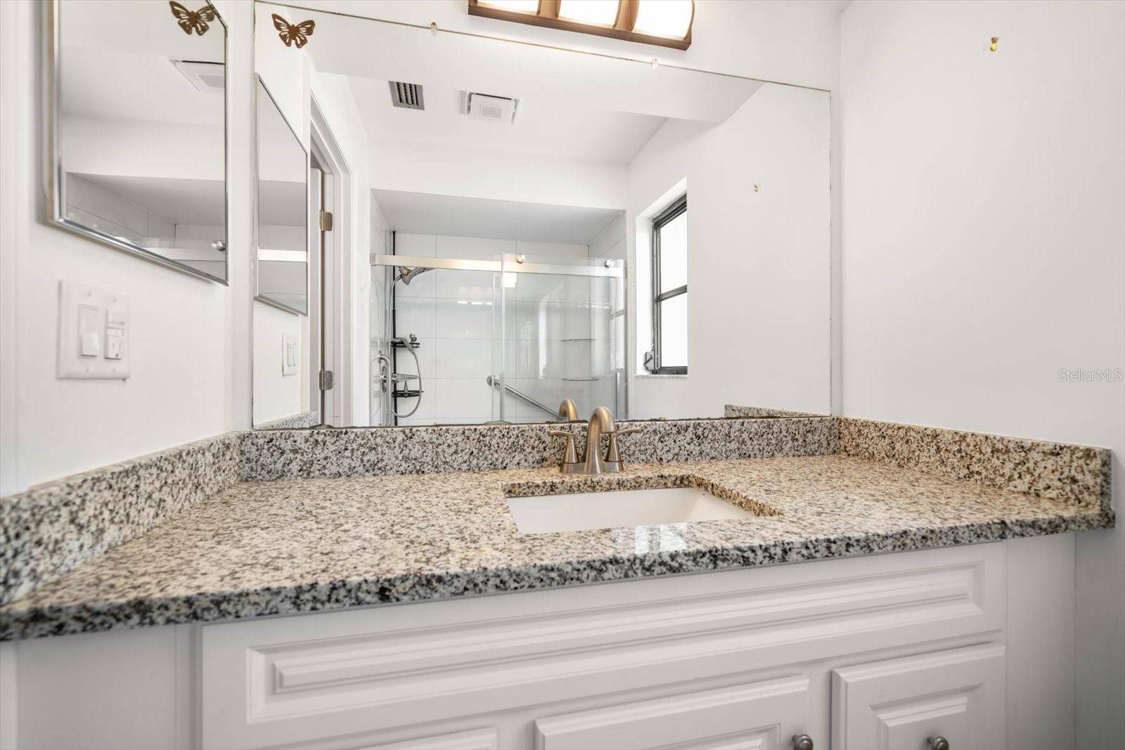 Image 20 of 31 For 9582 103rd Avenue