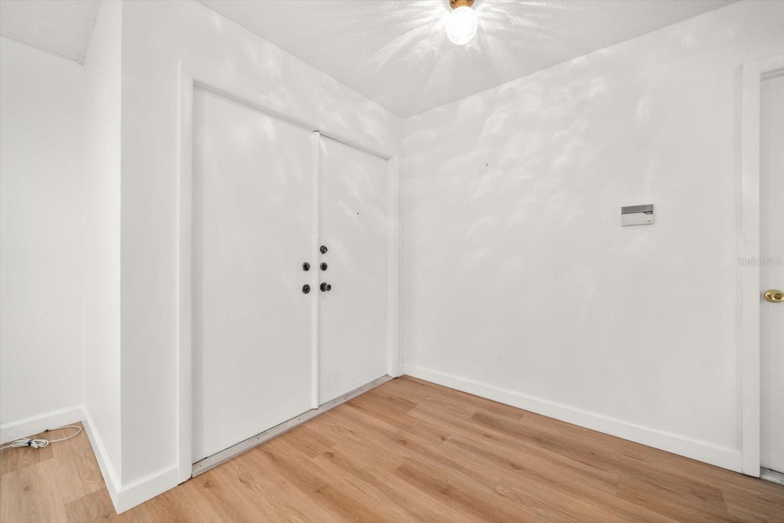 Image 22 of 31 For 9582 103rd Avenue