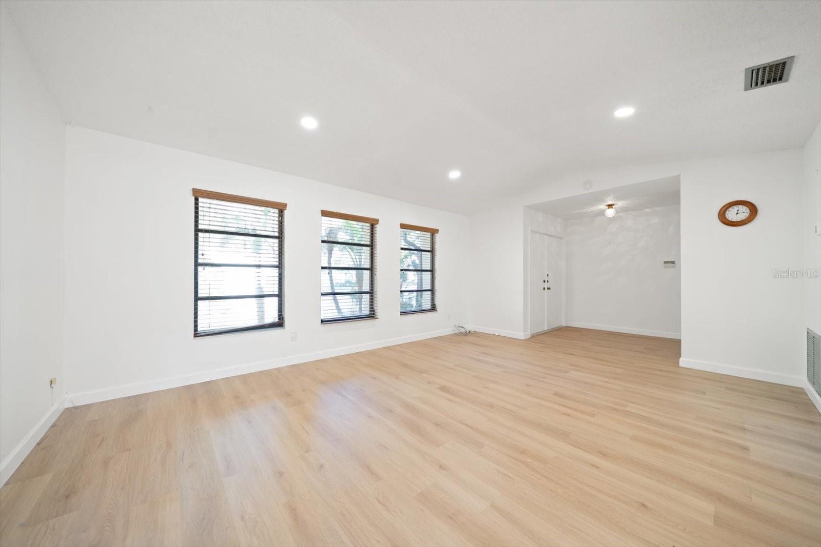 Image 23 of 31 For 9582 103rd Avenue