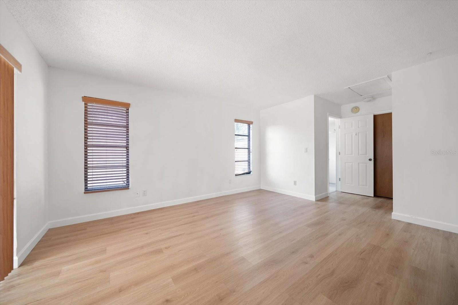 Image 24 of 31 For 9582 103rd Avenue