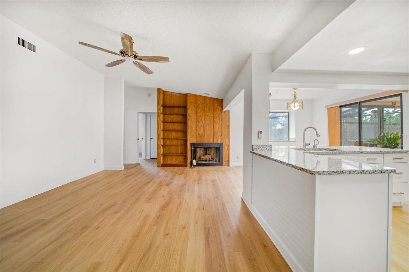 Image 7 of 31 For 9582 103rd Avenue