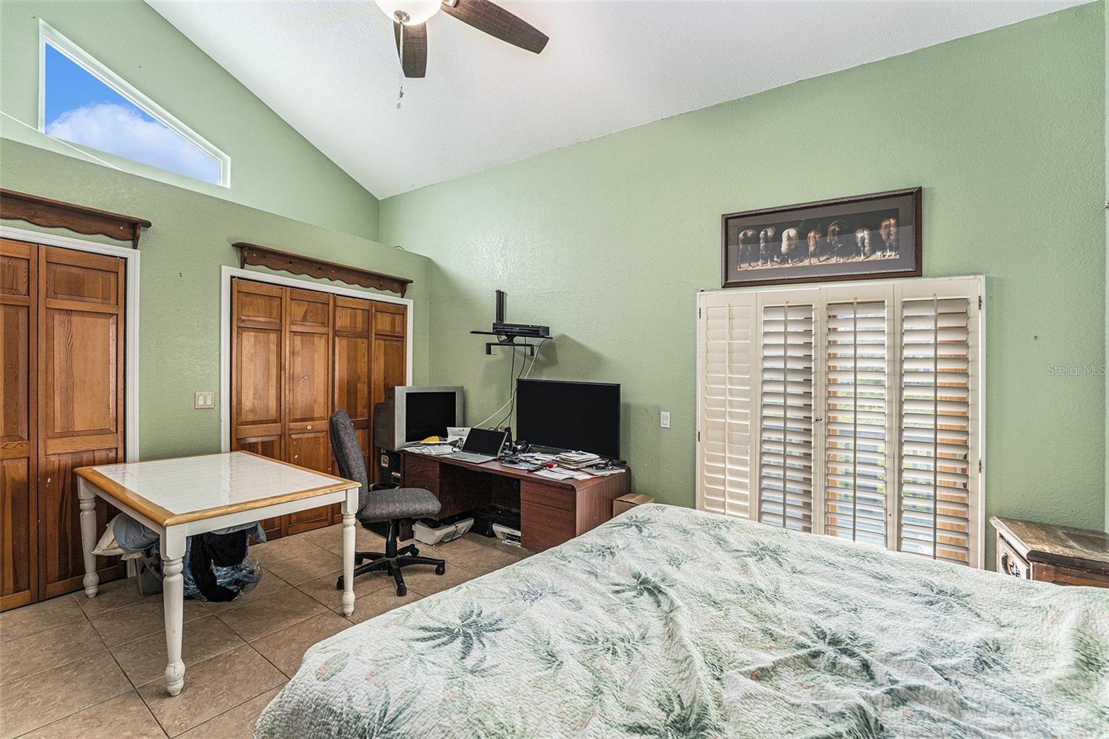 Image 14 of 25 For 656 Soundview Drive