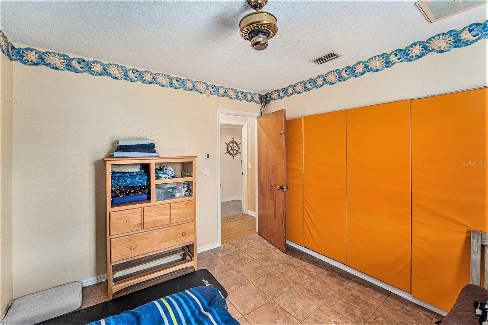 Image 15 of 25 For 656 Soundview Drive