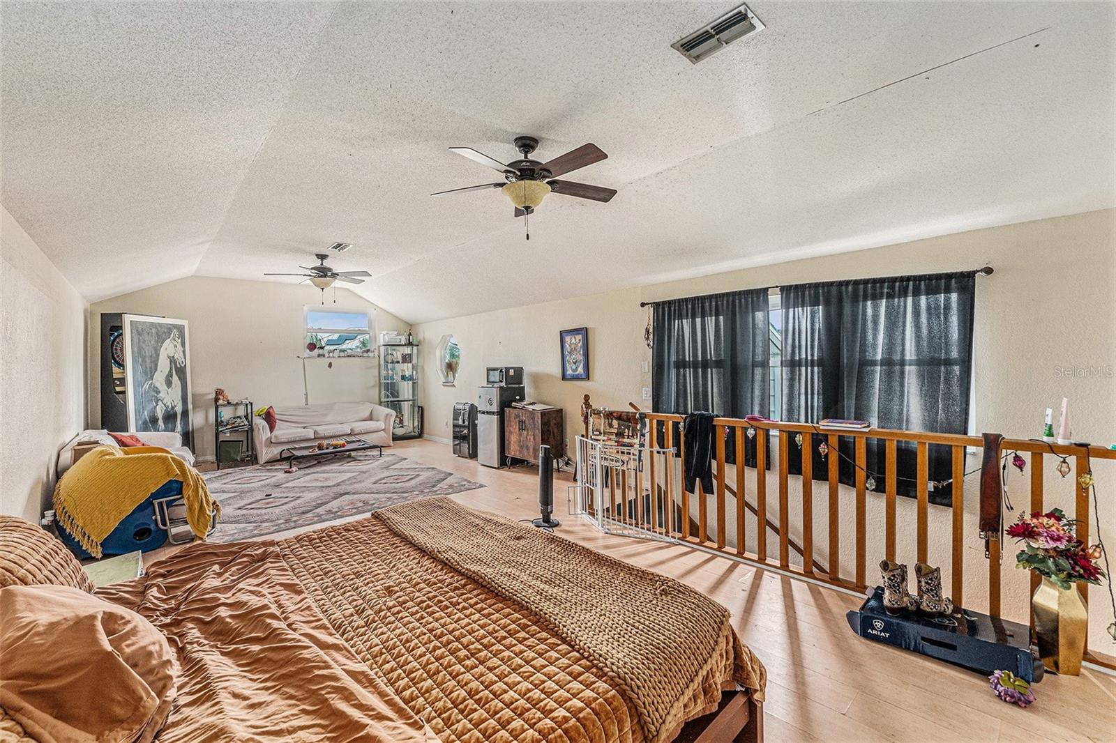 Image 17 of 25 For 656 Soundview Drive