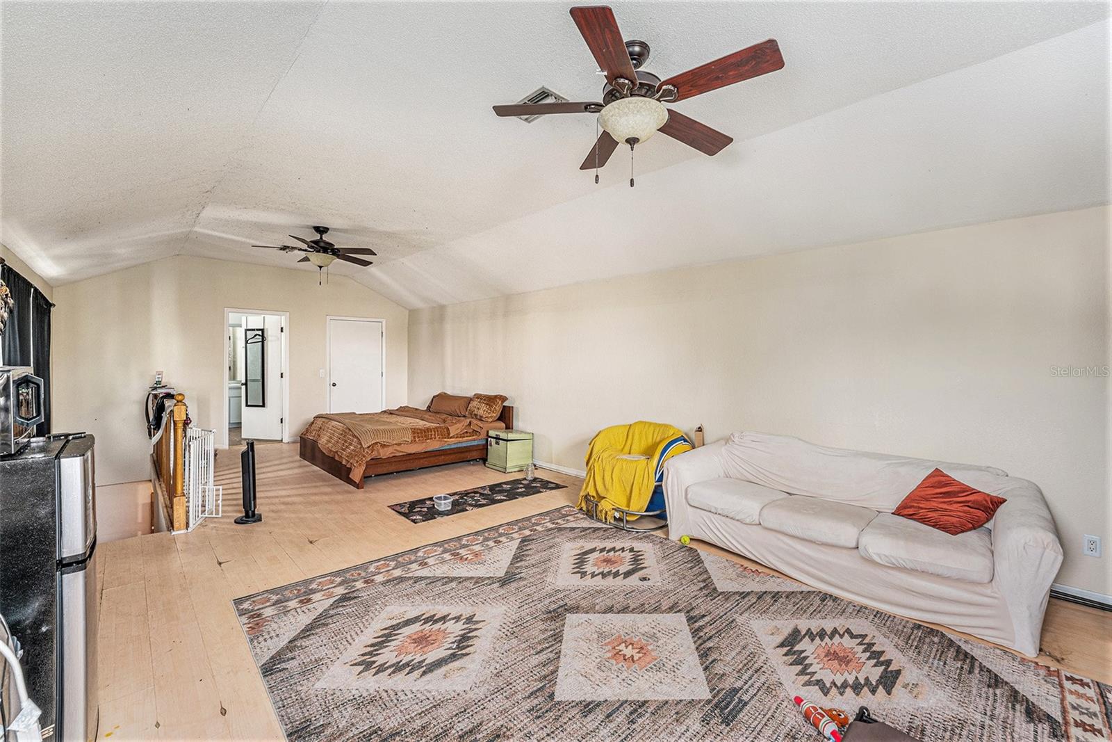 Image 18 of 25 For 656 Soundview Drive