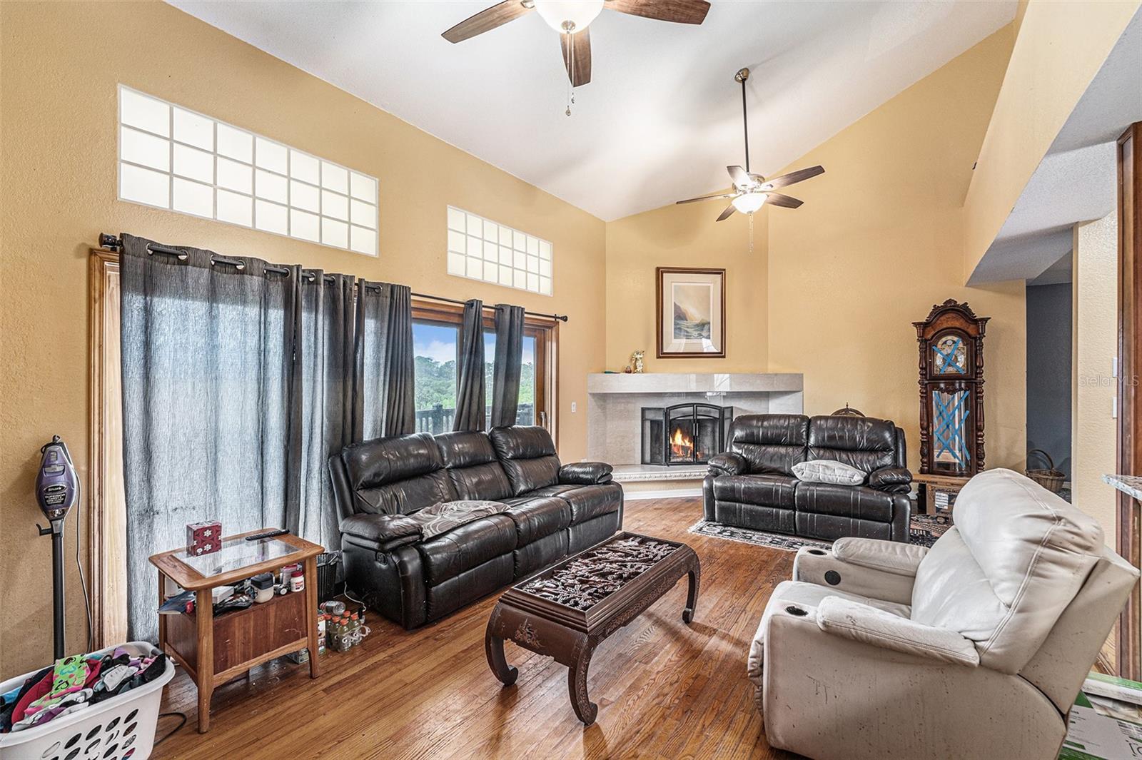 Image 7 of 25 For 656 Soundview Drive