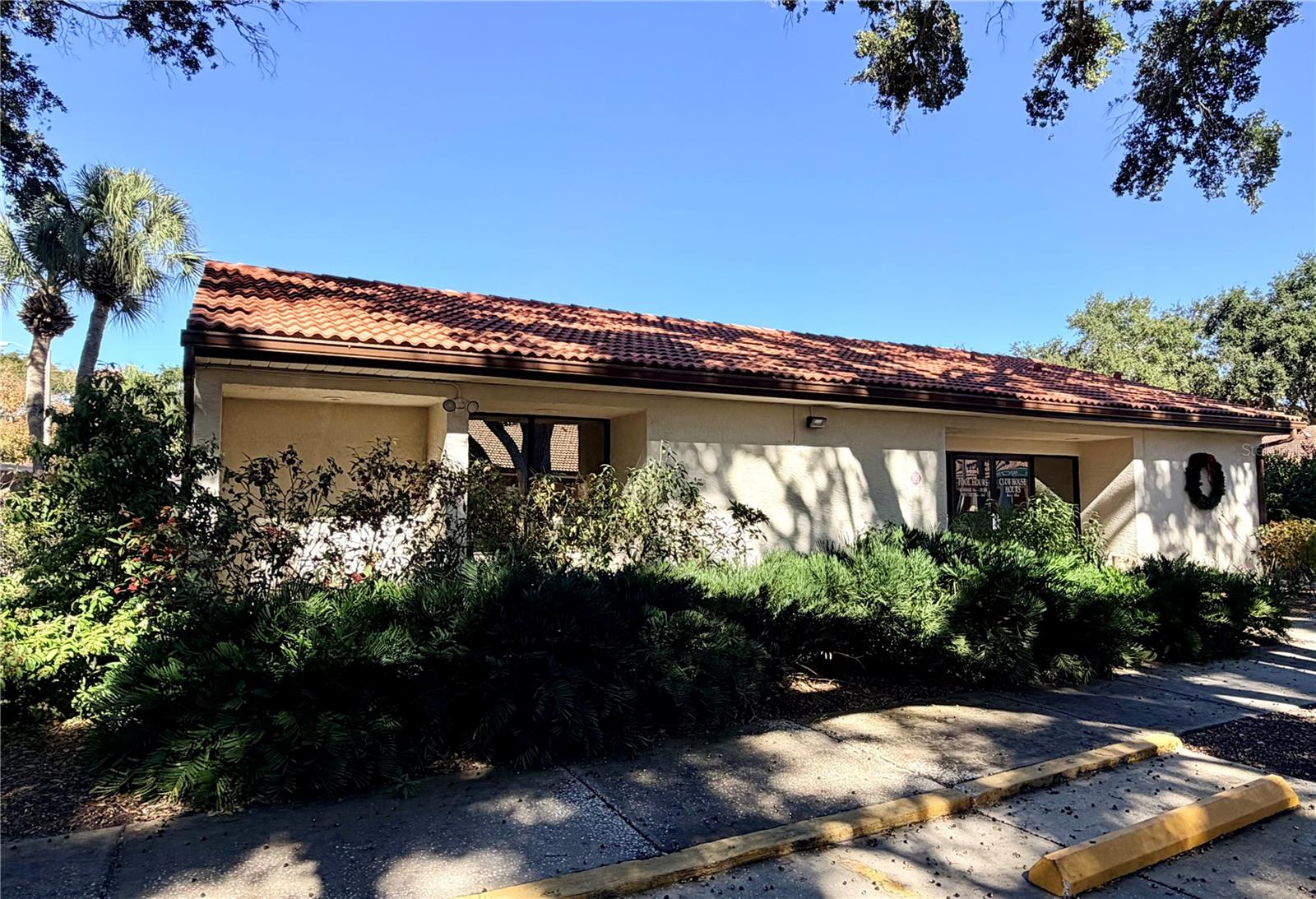 Image 27 of 43 For 1114 Castlemay Circle