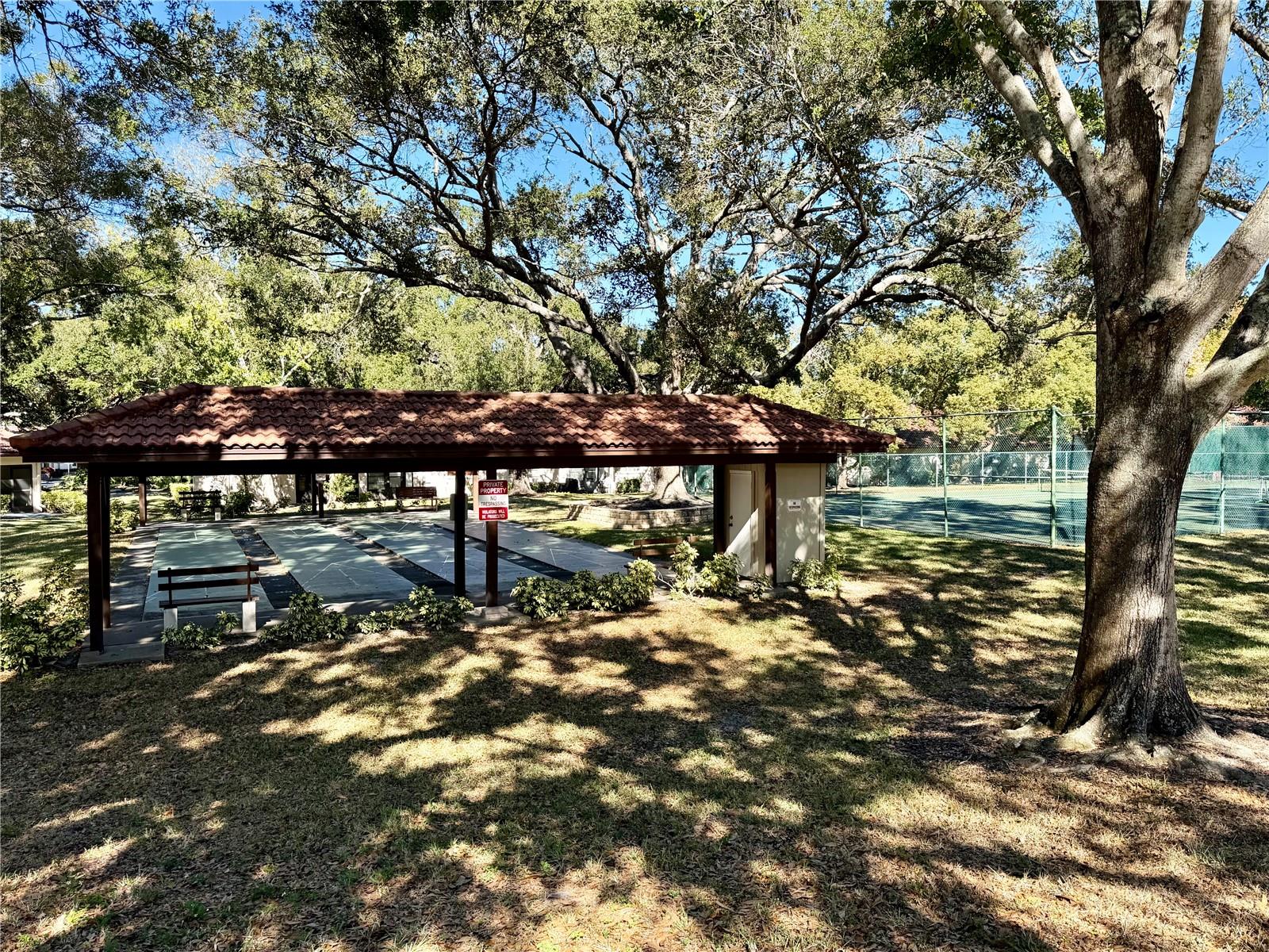 Image 29 of 43 For 1114 Castlemay Circle