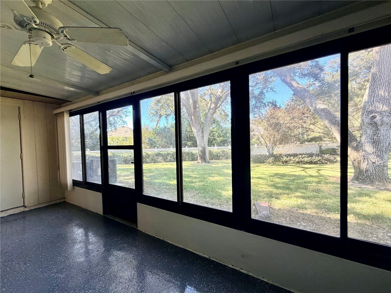 Image 8 of 43 For 1114 Castlemay Circle