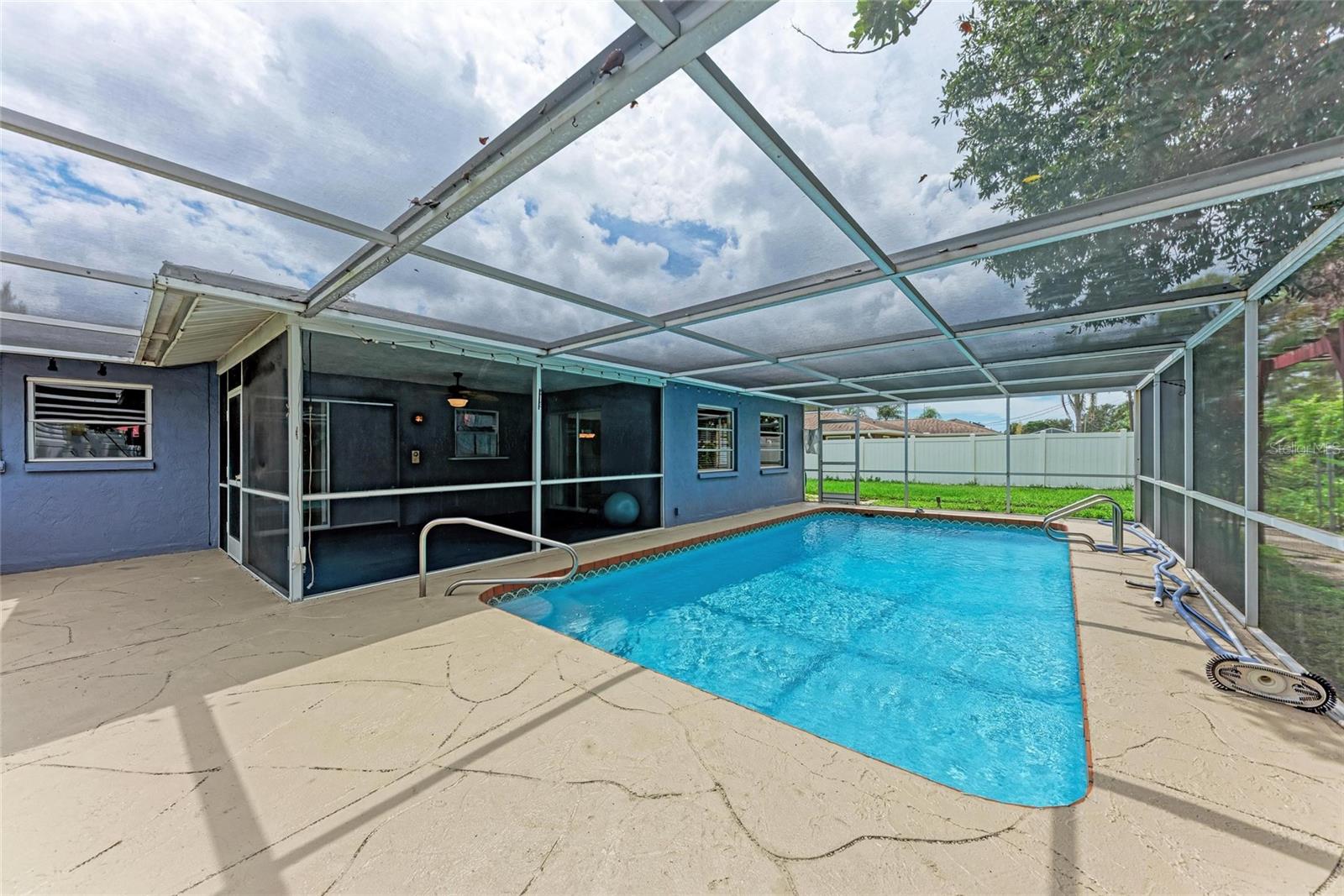 Image 15 of 18 For 742 Devon Road