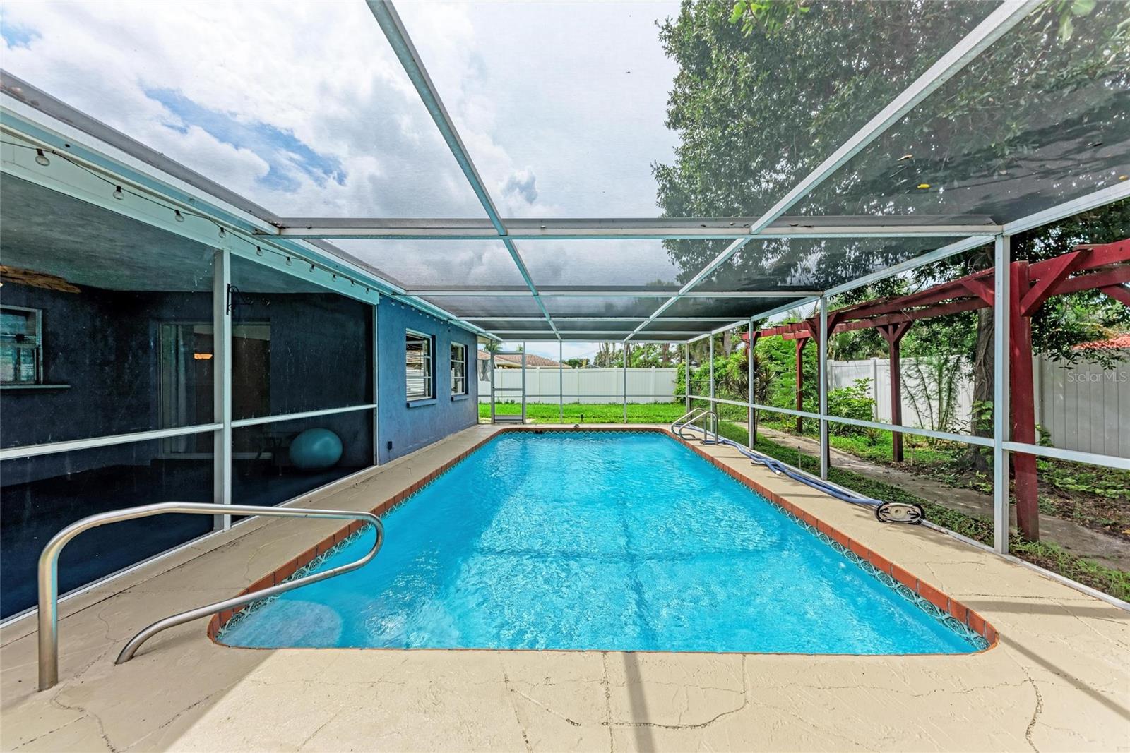 Image 16 of 18 For 742 Devon Road