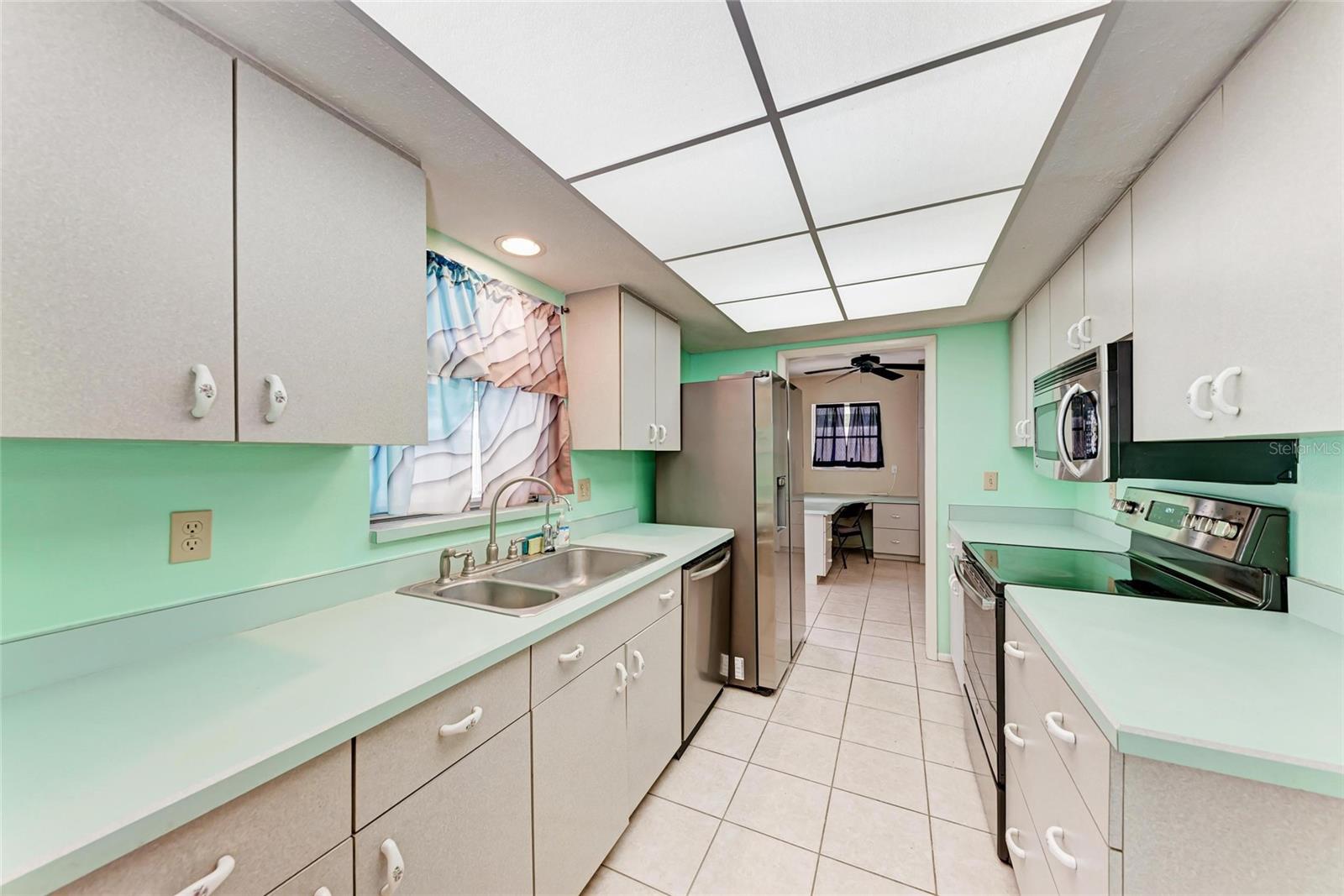 Image 6 of 18 For 742 Devon Road