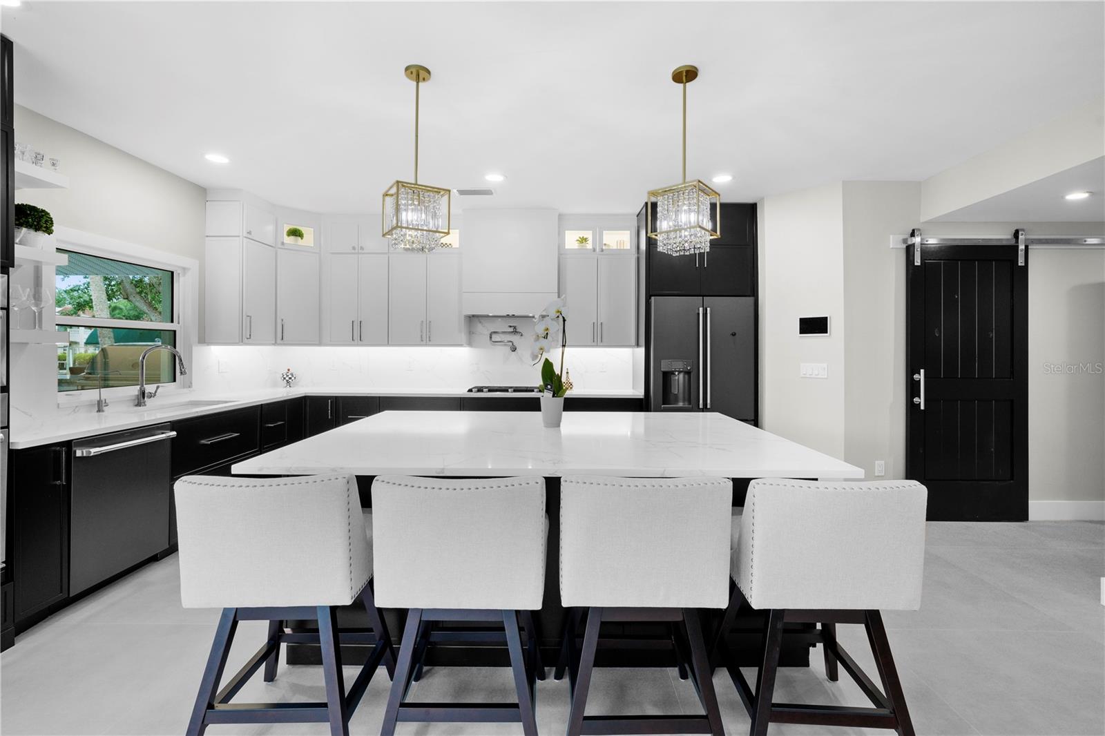 Image 10 of 45 For 5018 The Riviera Street