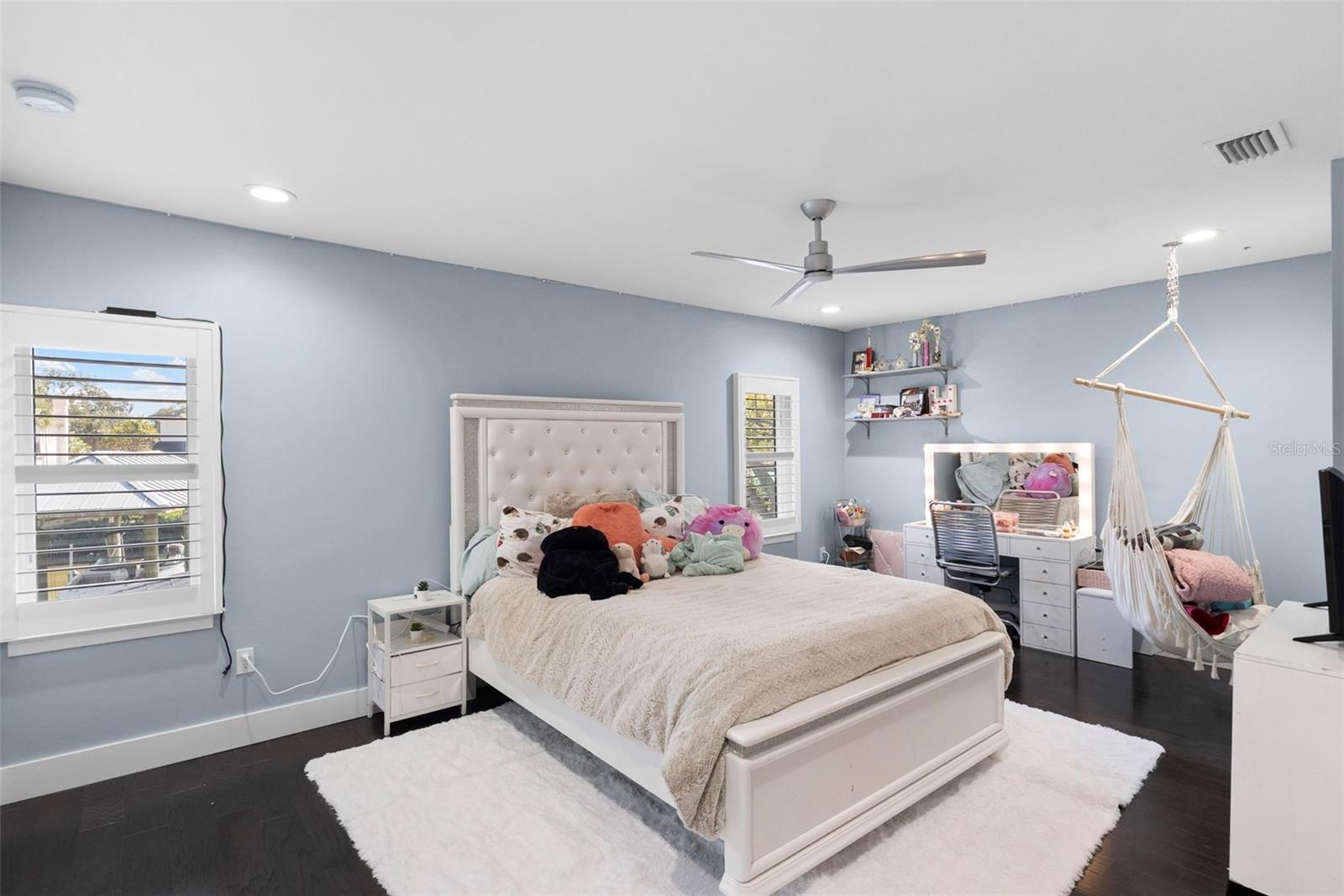 Image 27 of 45 For 5018 The Riviera Street