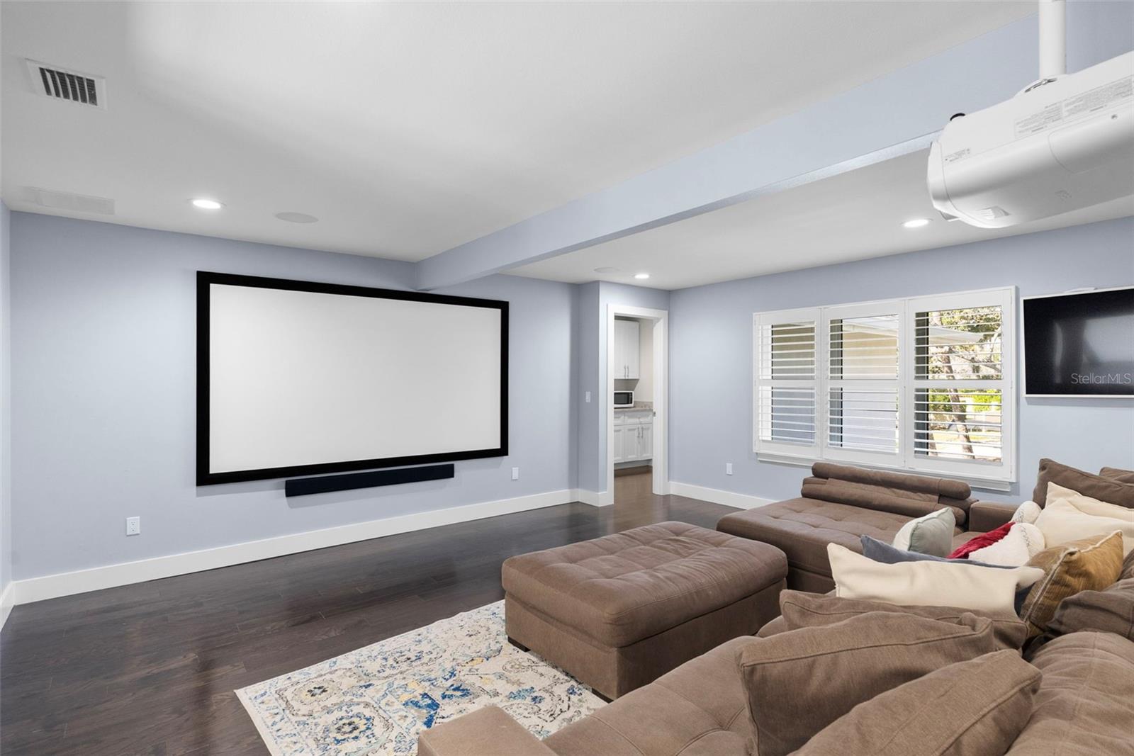 Image 30 of 45 For 5018 The Riviera Street