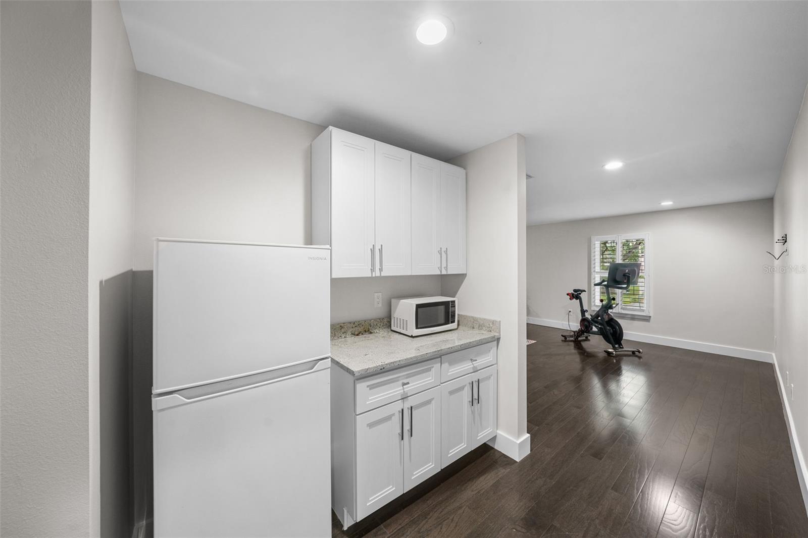 Image 31 of 45 For 5018 The Riviera Street