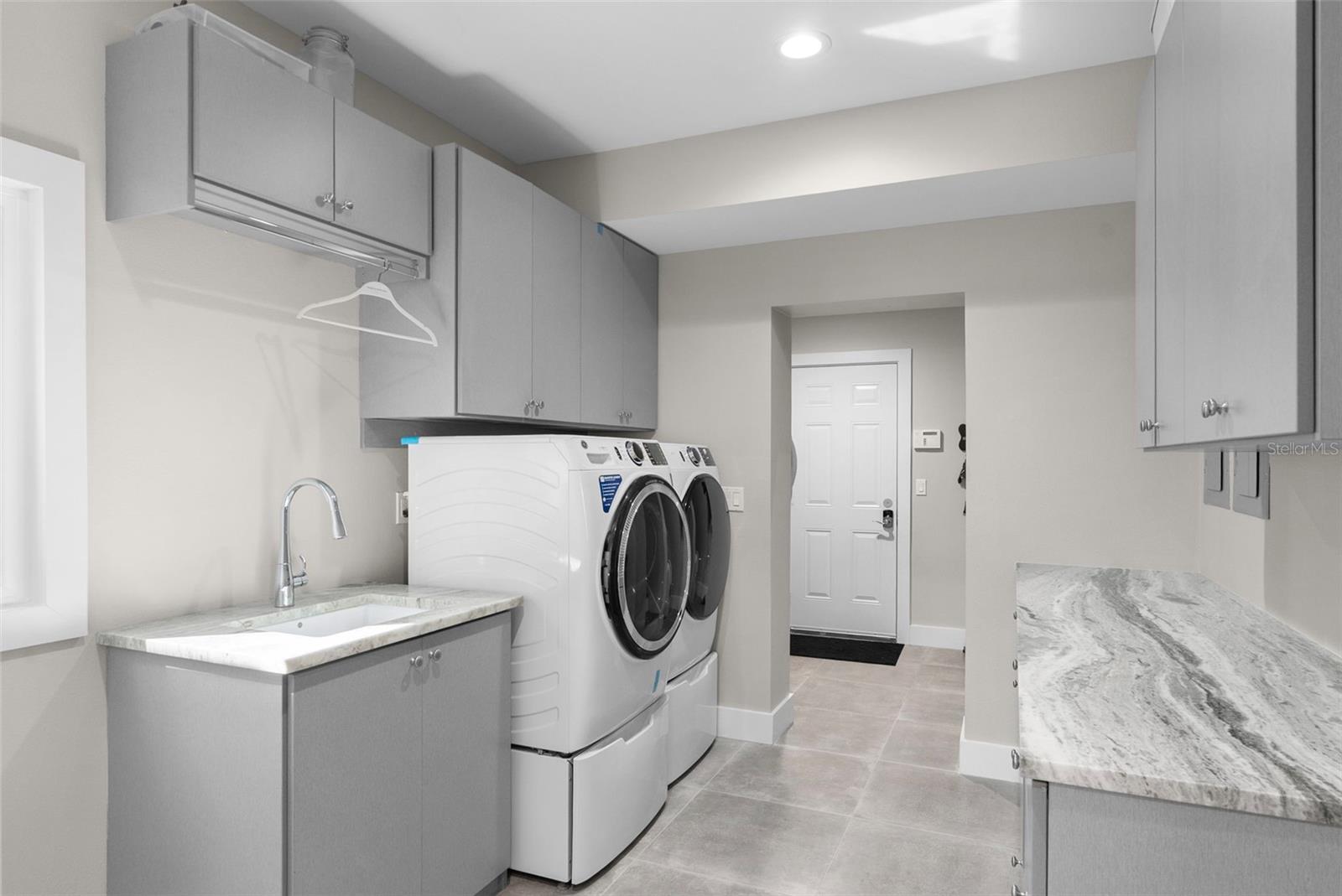 Image 34 of 45 For 5018 The Riviera Street