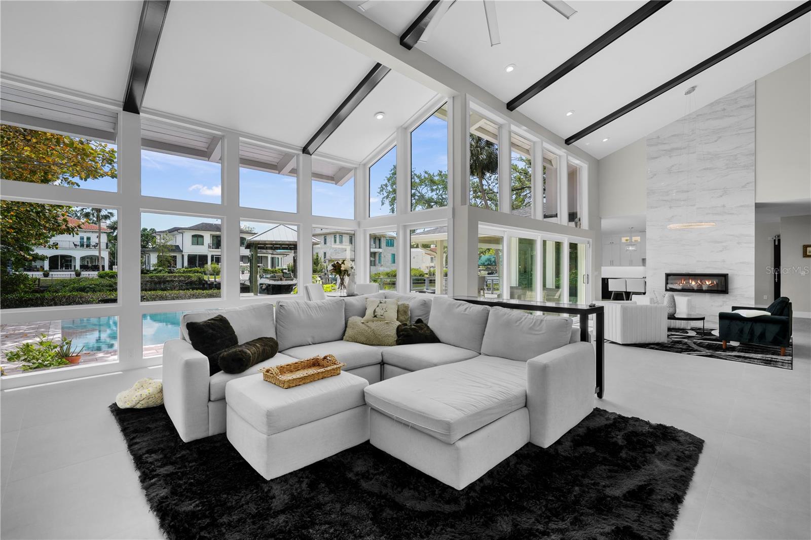 Image 4 of 45 For 5018 The Riviera Street