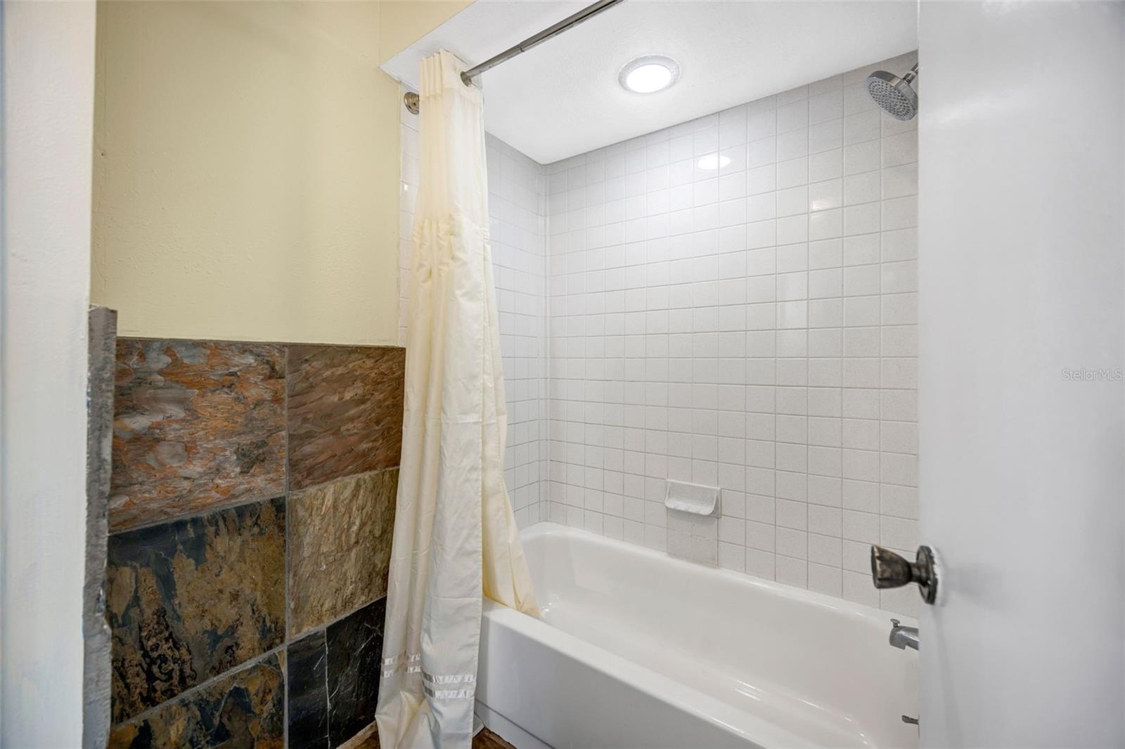 Image 23 of 48 For 5155 Puritan Circle 1021