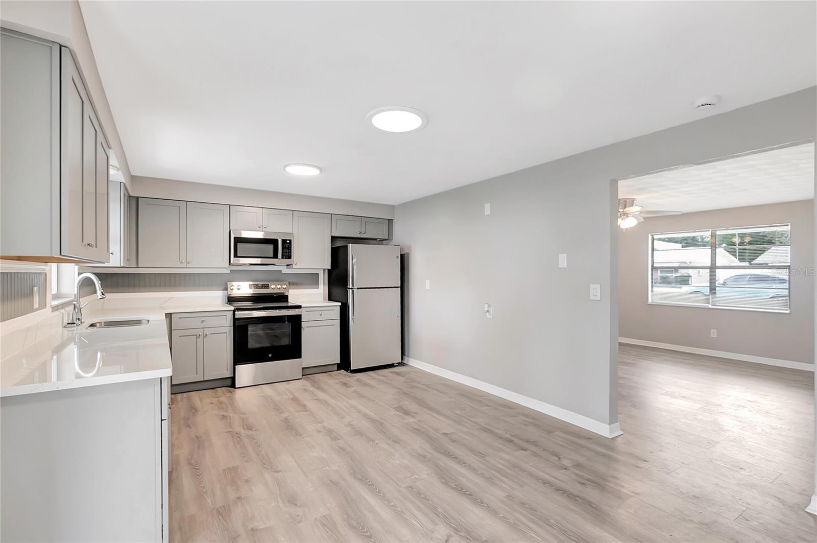 Image 12 of 37 For 5900 Beech Street