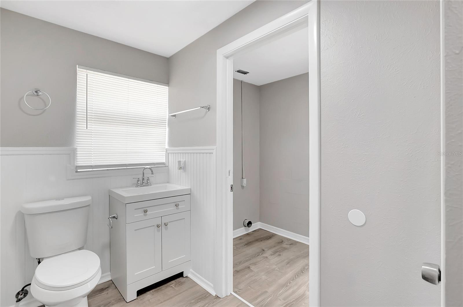 Image 21 of 37 For 5900 Beech Street