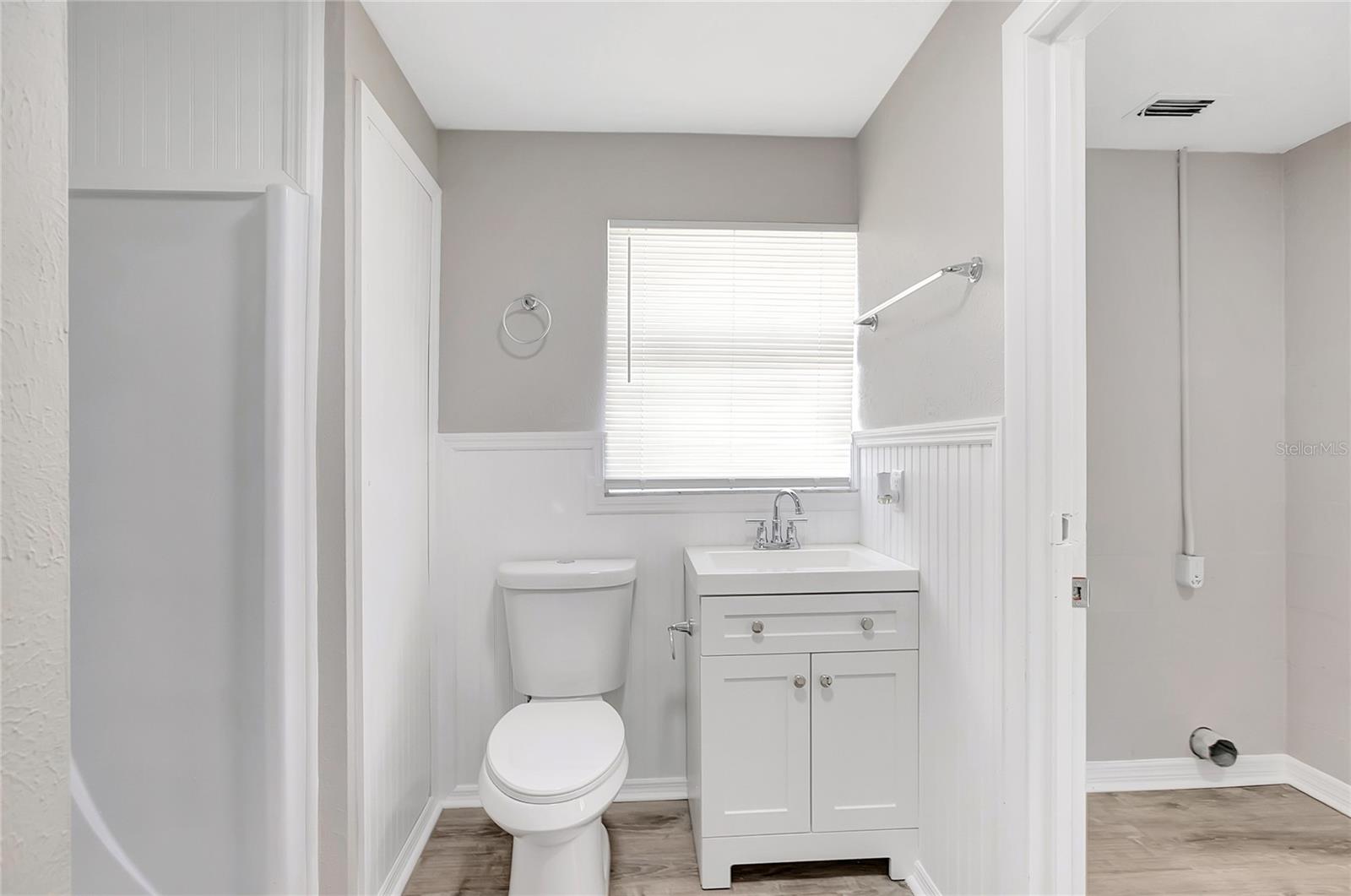 Image 22 of 37 For 5900 Beech Street