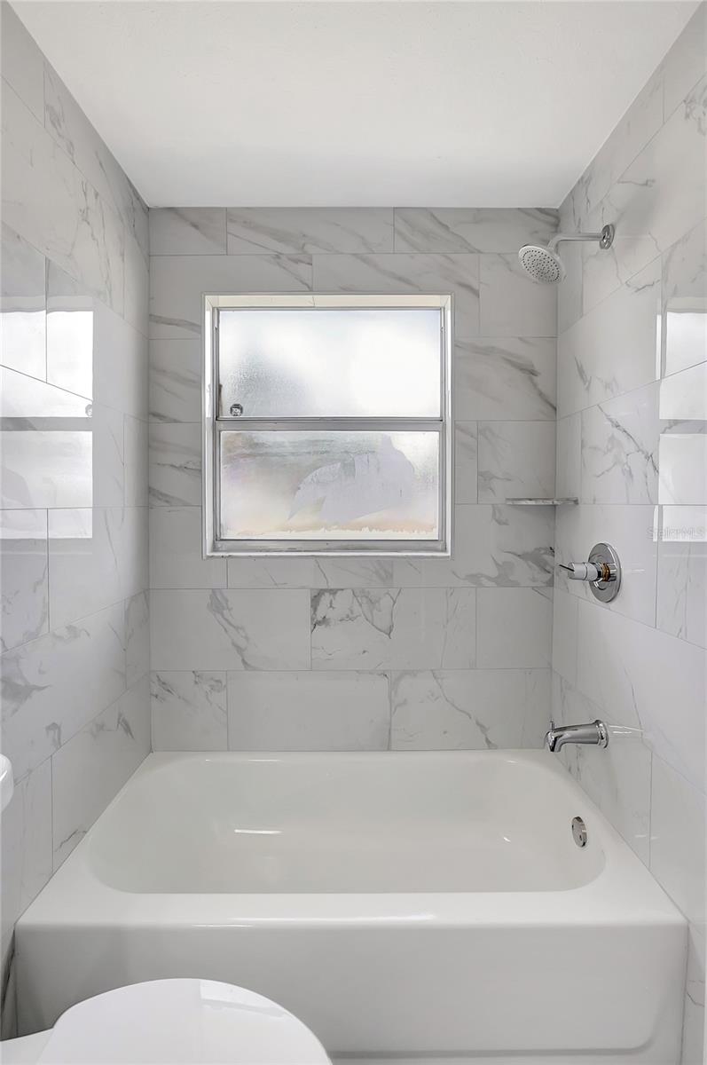 Image 29 of 37 For 5900 Beech Street