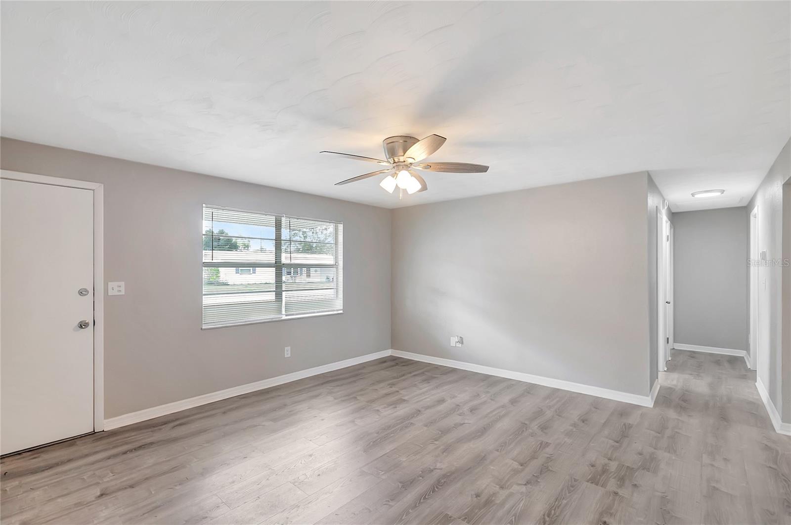 Image 6 of 37 For 5900 Beech Street