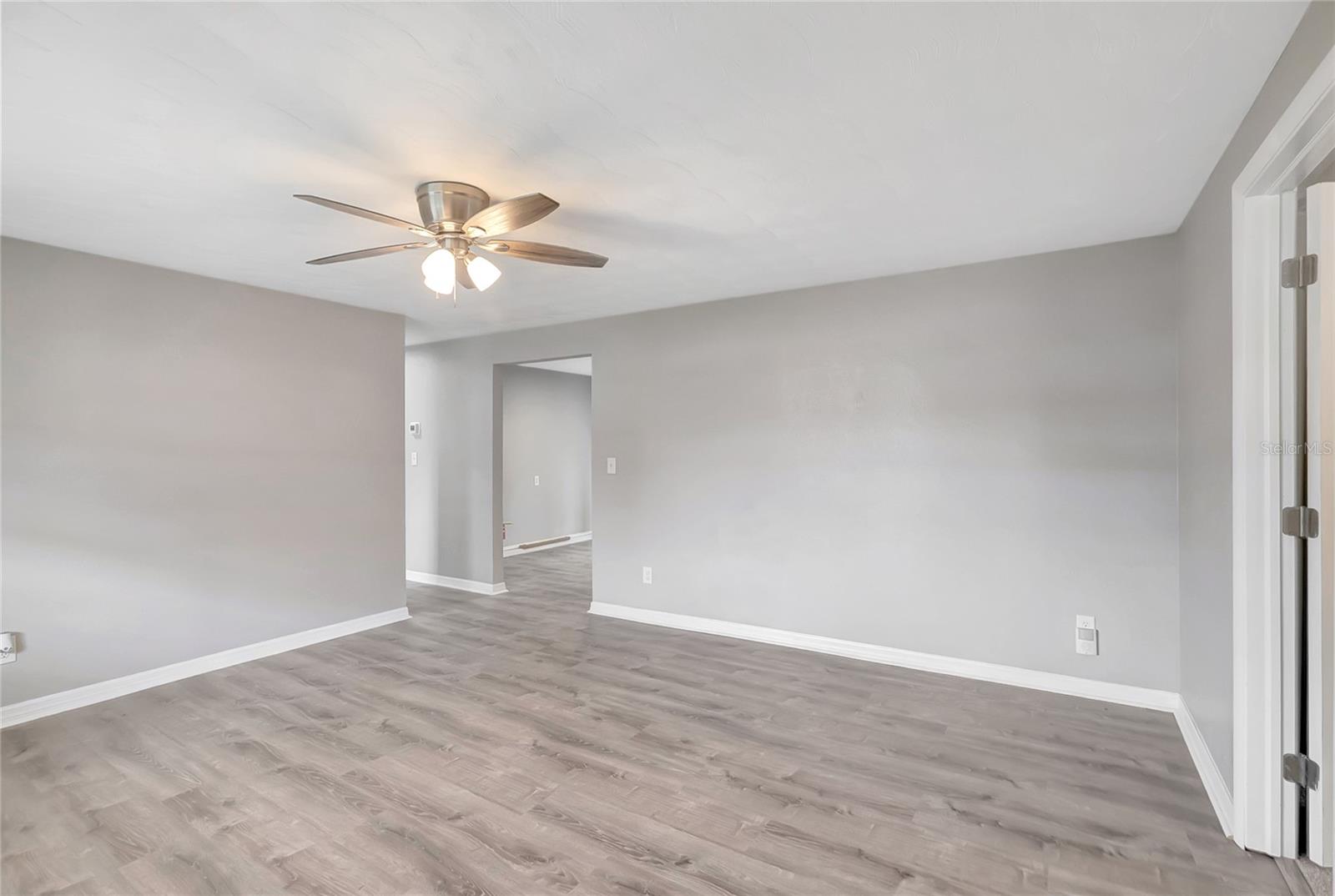 Image 9 of 37 For 5900 Beech Street