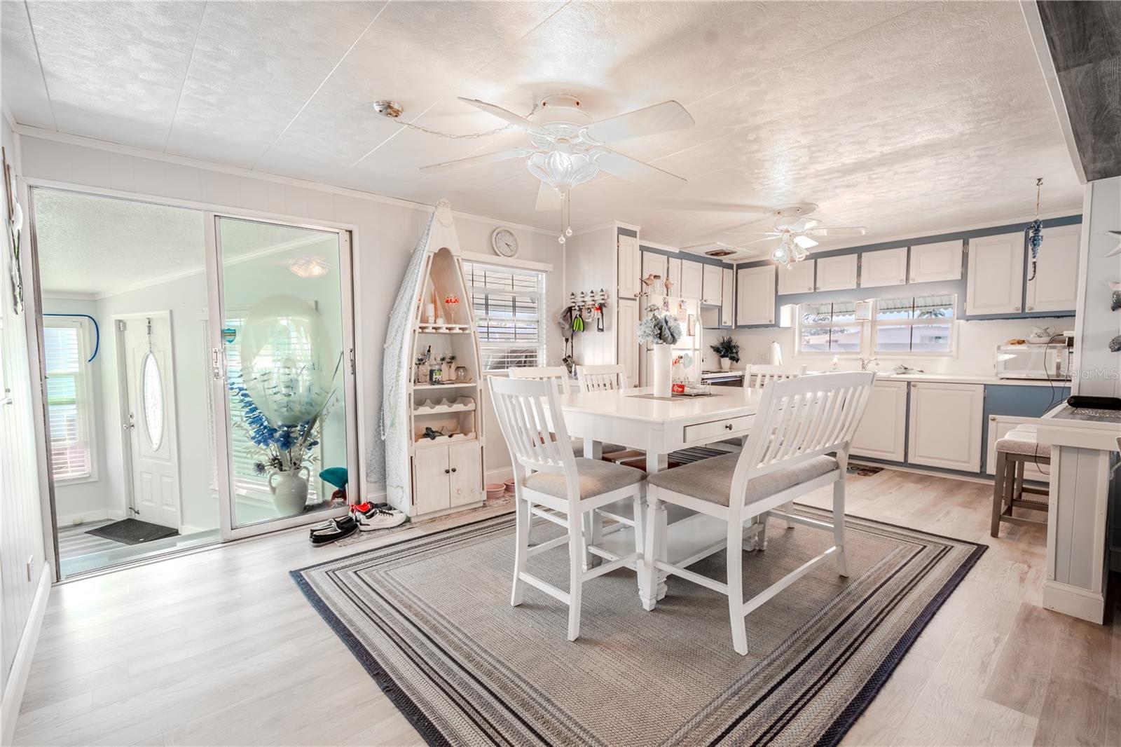 Image 5 of 44 For 10343 Magnolia Lane 180