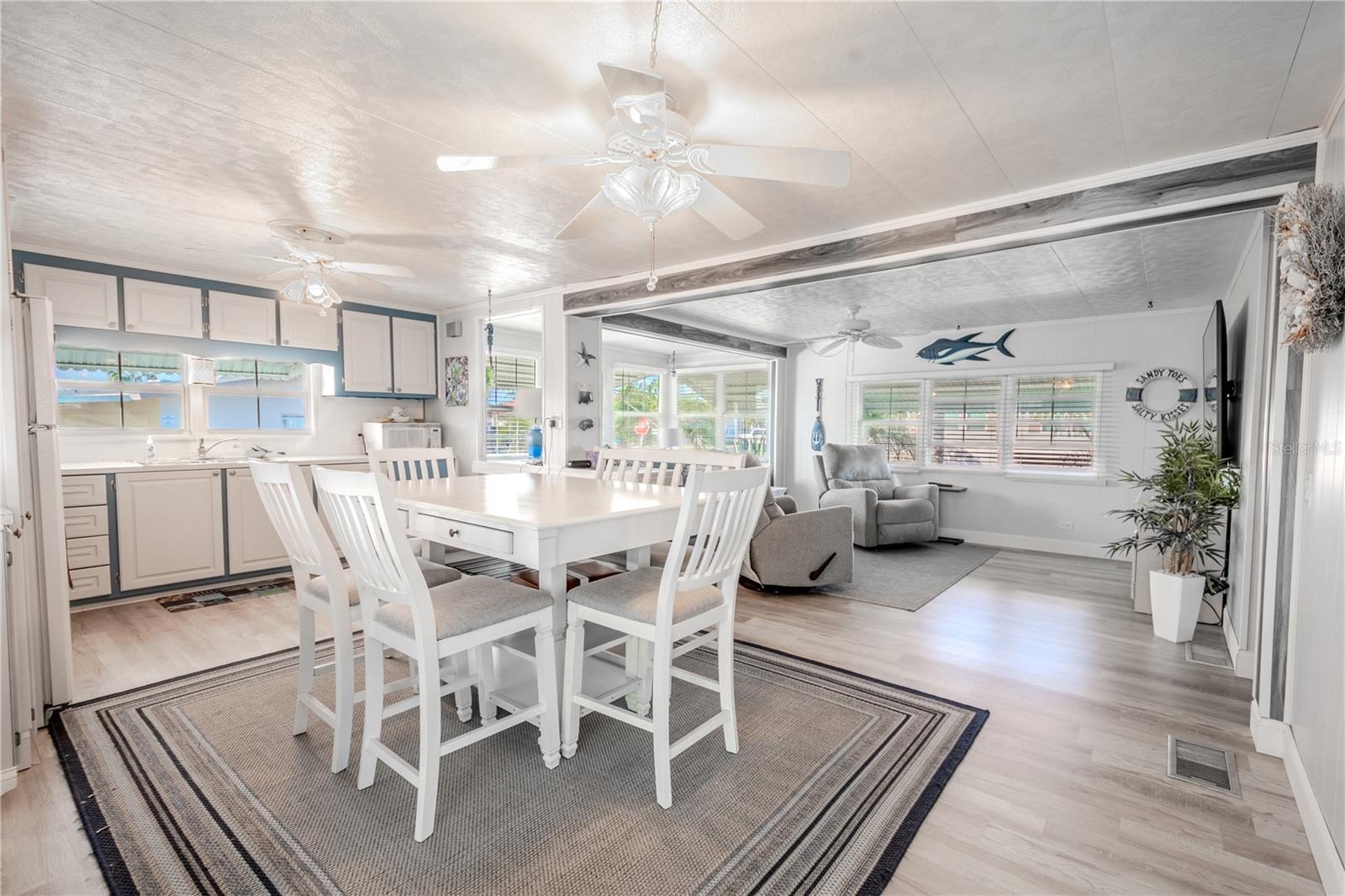 Image 6 of 44 For 10343 Magnolia Lane 180