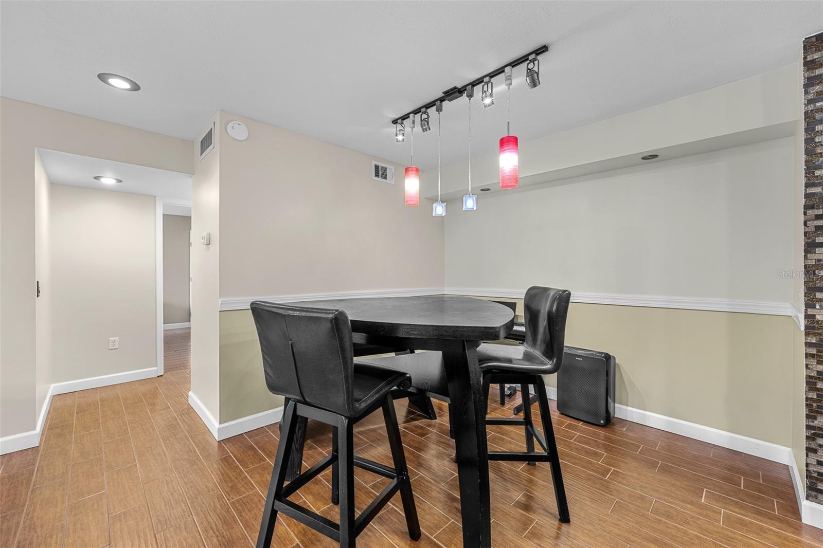 Image 10 of 67 For 9481 Highland Oak Drive 1709