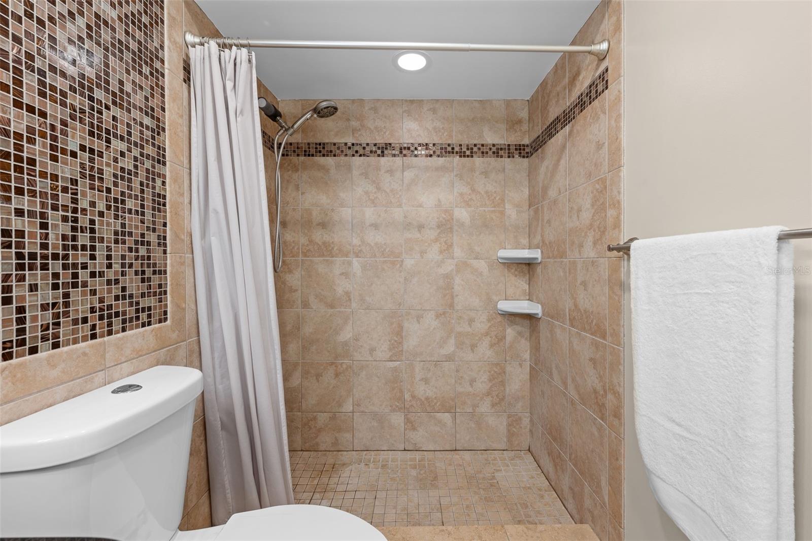 Image 14 of 67 For 9481 Highland Oak Drive 1709