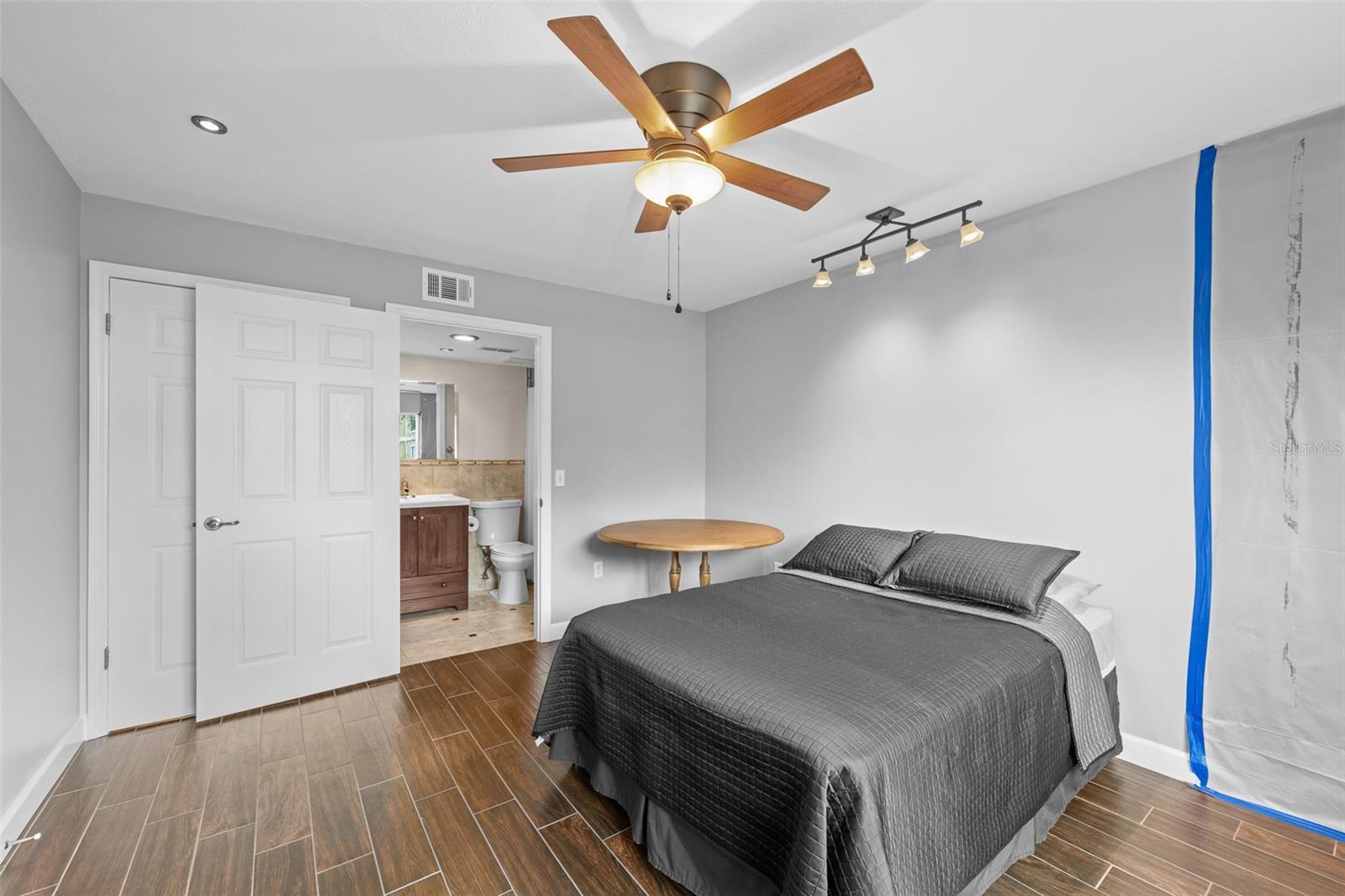 Image 17 of 67 For 9481 Highland Oak Drive 1709