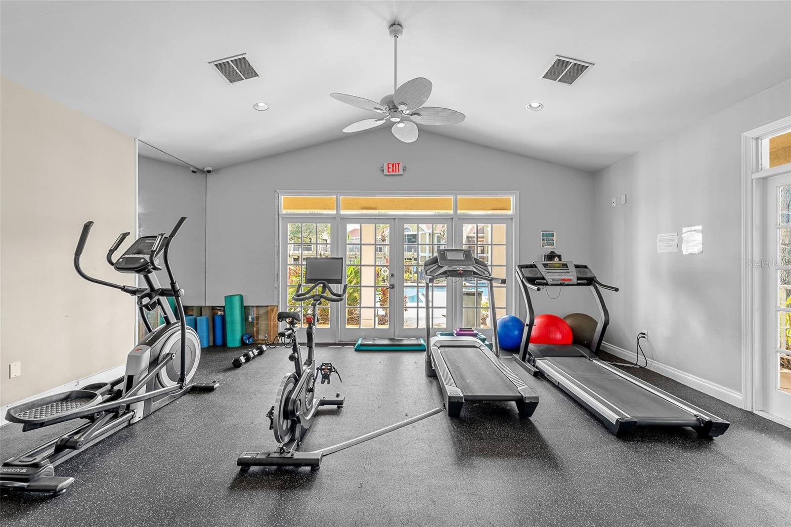 Image 28 of 67 For 9481 Highland Oak Drive 1709