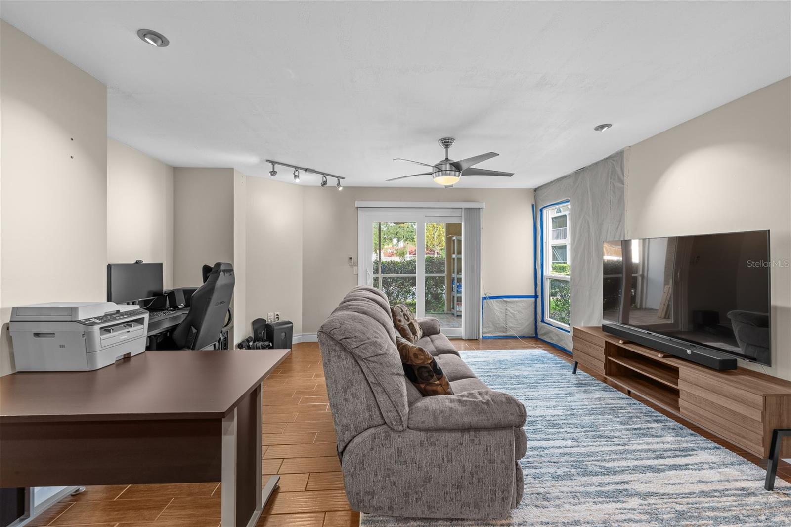 Image 7 of 67 For 9481 Highland Oak Drive 1709