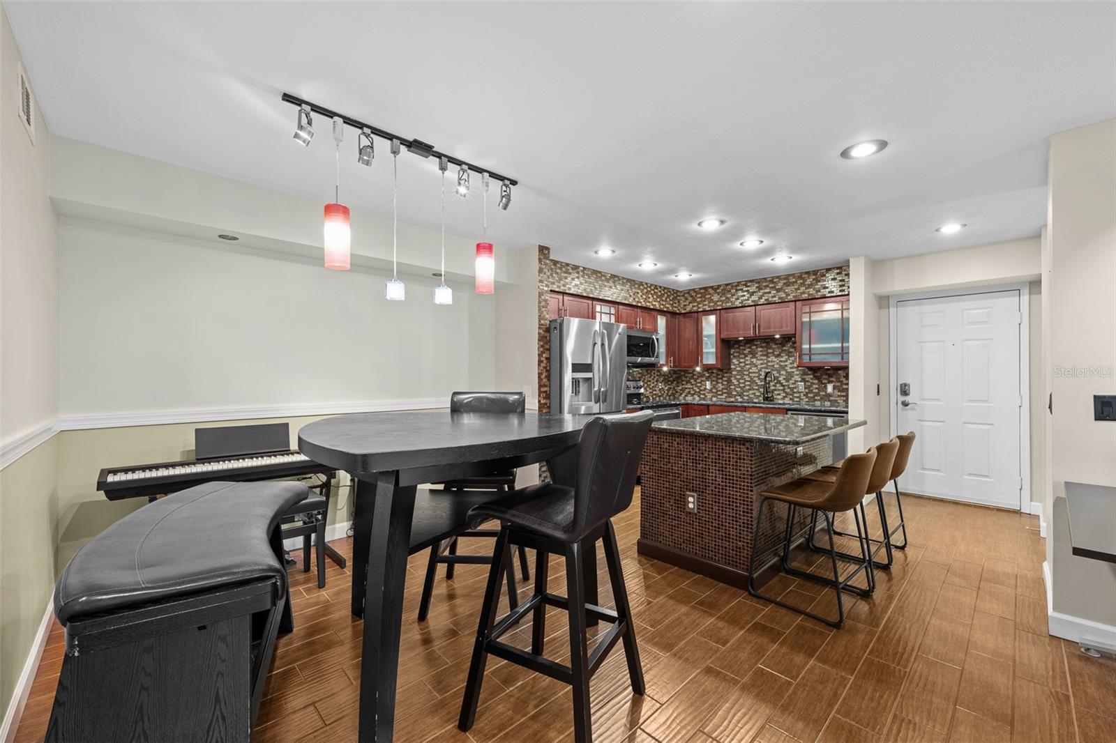 Image 9 of 67 For 9481 Highland Oak Drive 1709