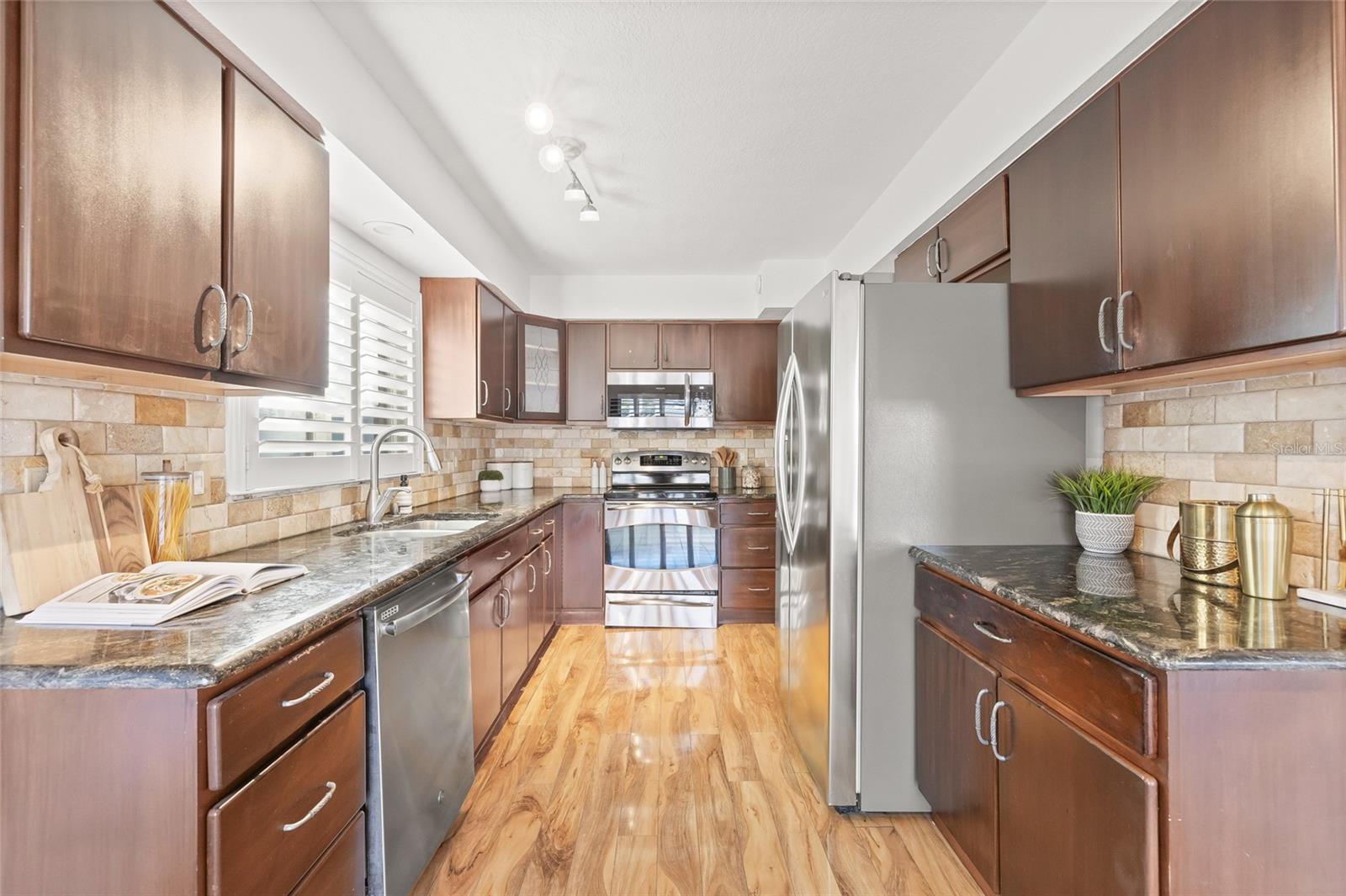 Image 13 of 45 For 10907 Winter Oak Place