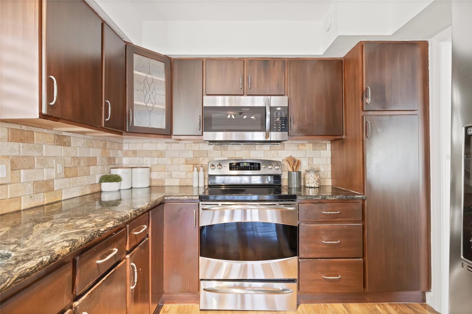 Image 14 of 45 For 10907 Winter Oak Place